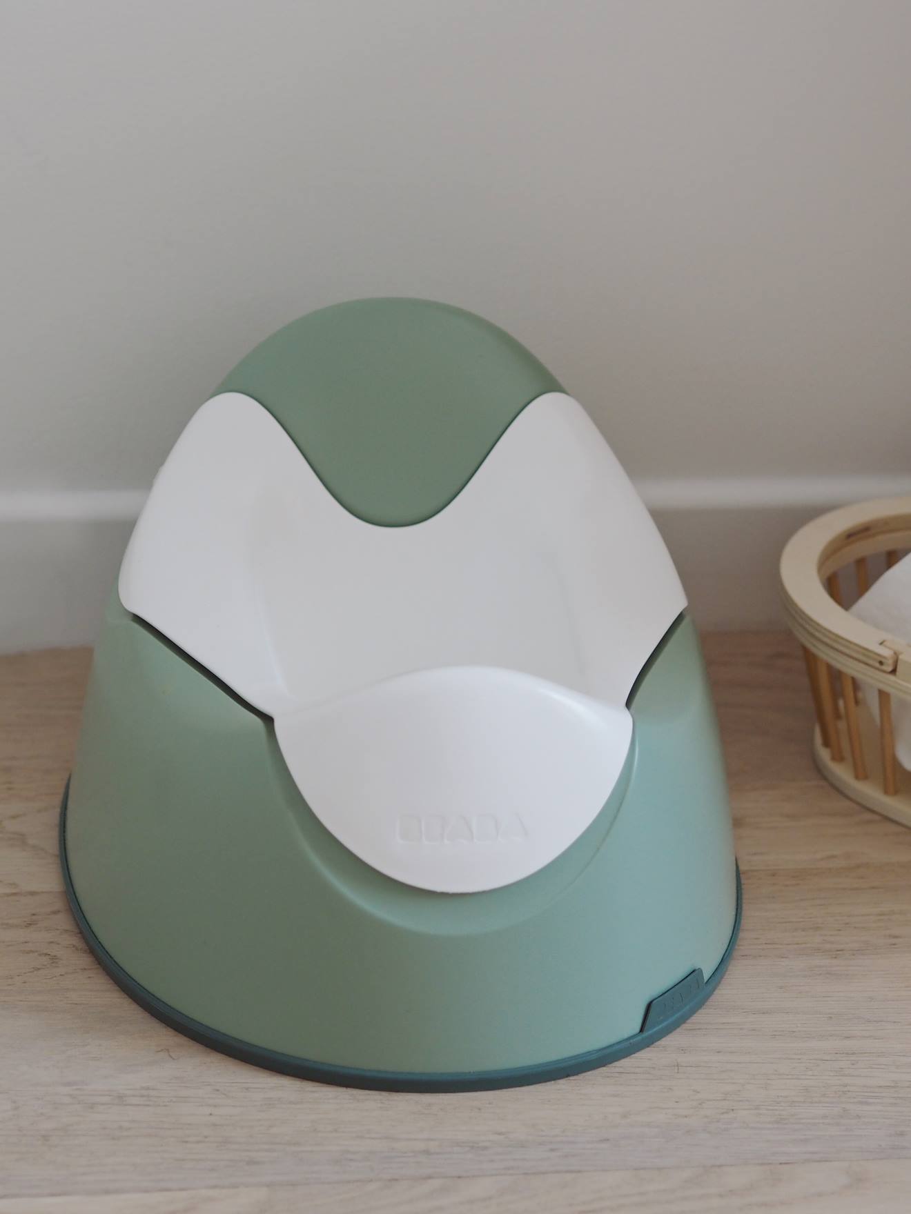 Pot d'hygiène bébé ergonomique vert sauge
