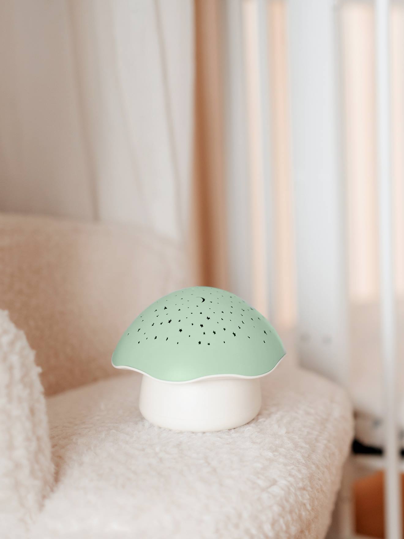 Veilleuse musicale et projecteur d'étoiles Champignon vert sauge