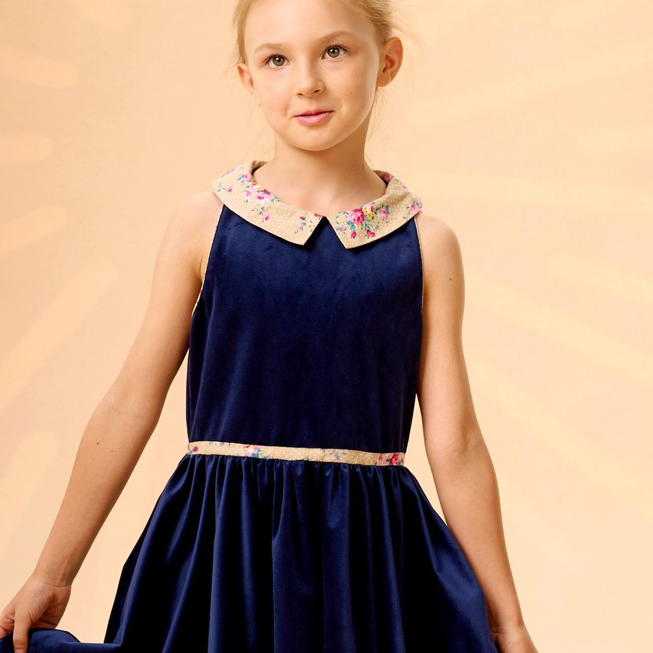 Robe Qui Tourne Velours Col Fleuri Hepburn Bleu Marine Rose