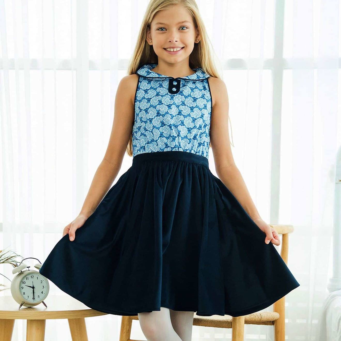 Robe Qui Tourne Et Fleurie Liberty Hepburn Bleu Marine Bleu Roi 69 €