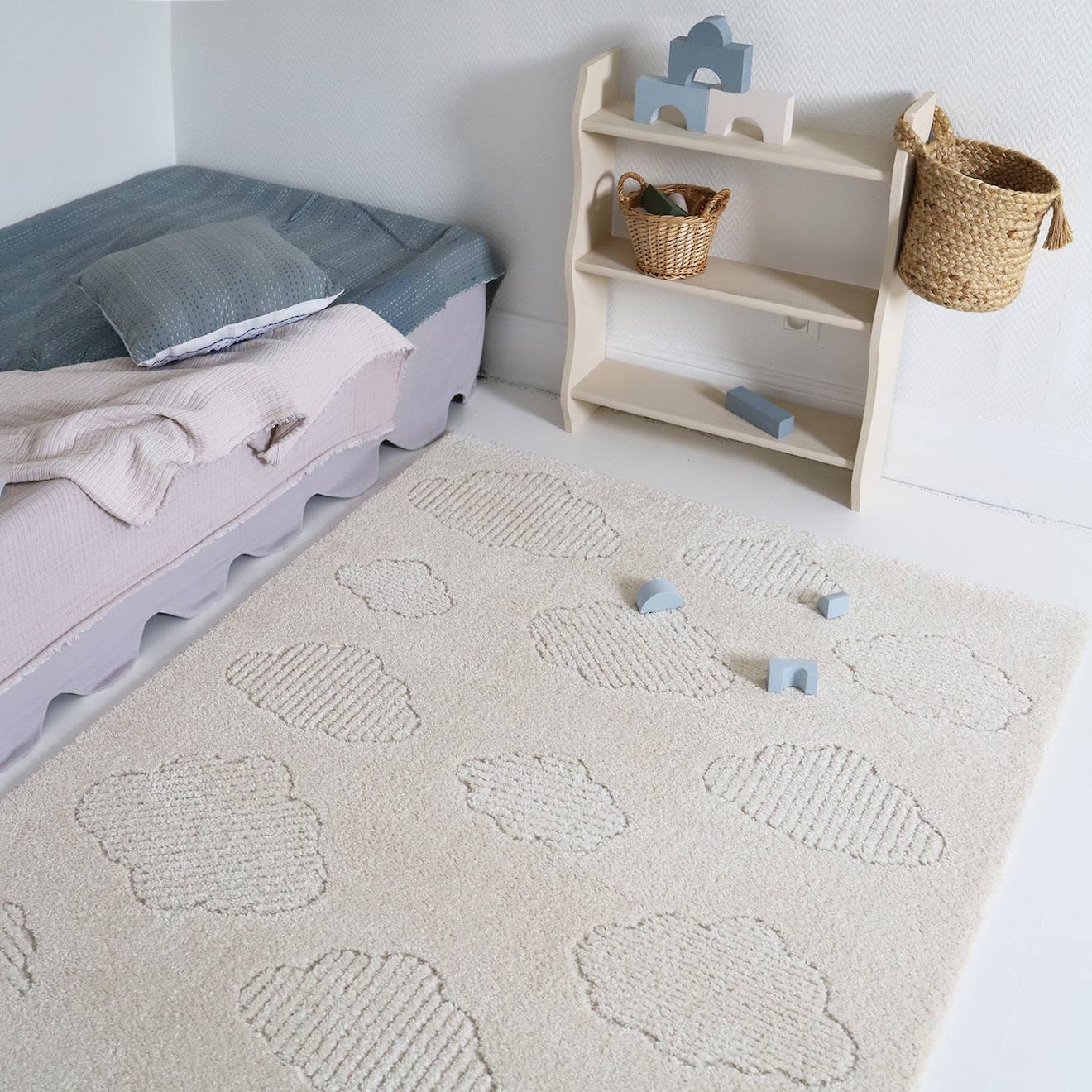 Nattiot - Tapis Enfant Petits Nuages Ton Sur Ton Nouby Ecru