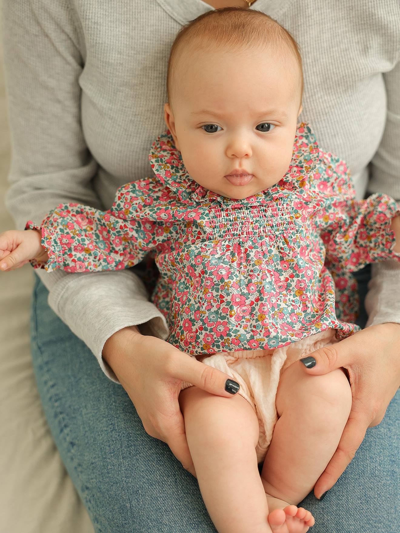 Ensemble 2 pièces naissance : blouse tissu Liberty et bloomer ENVIE DE FRAISE écru