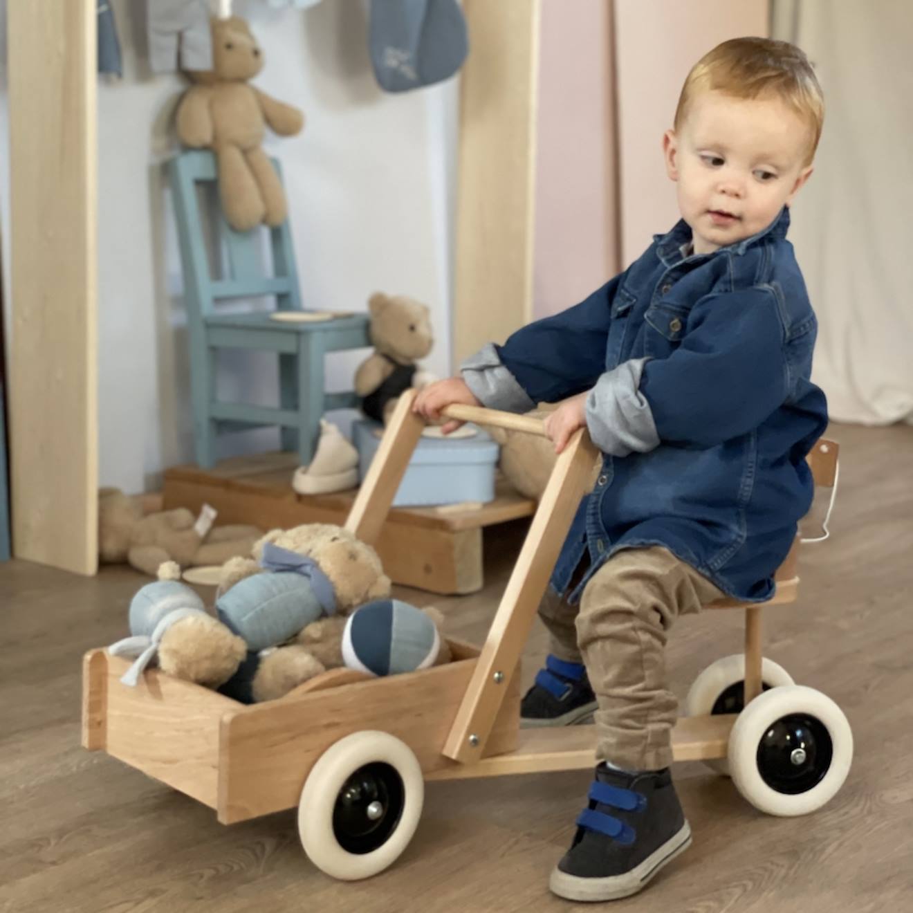 Trotteur Avec Bac En Bois Beige (Egmont Toys) - Image 1