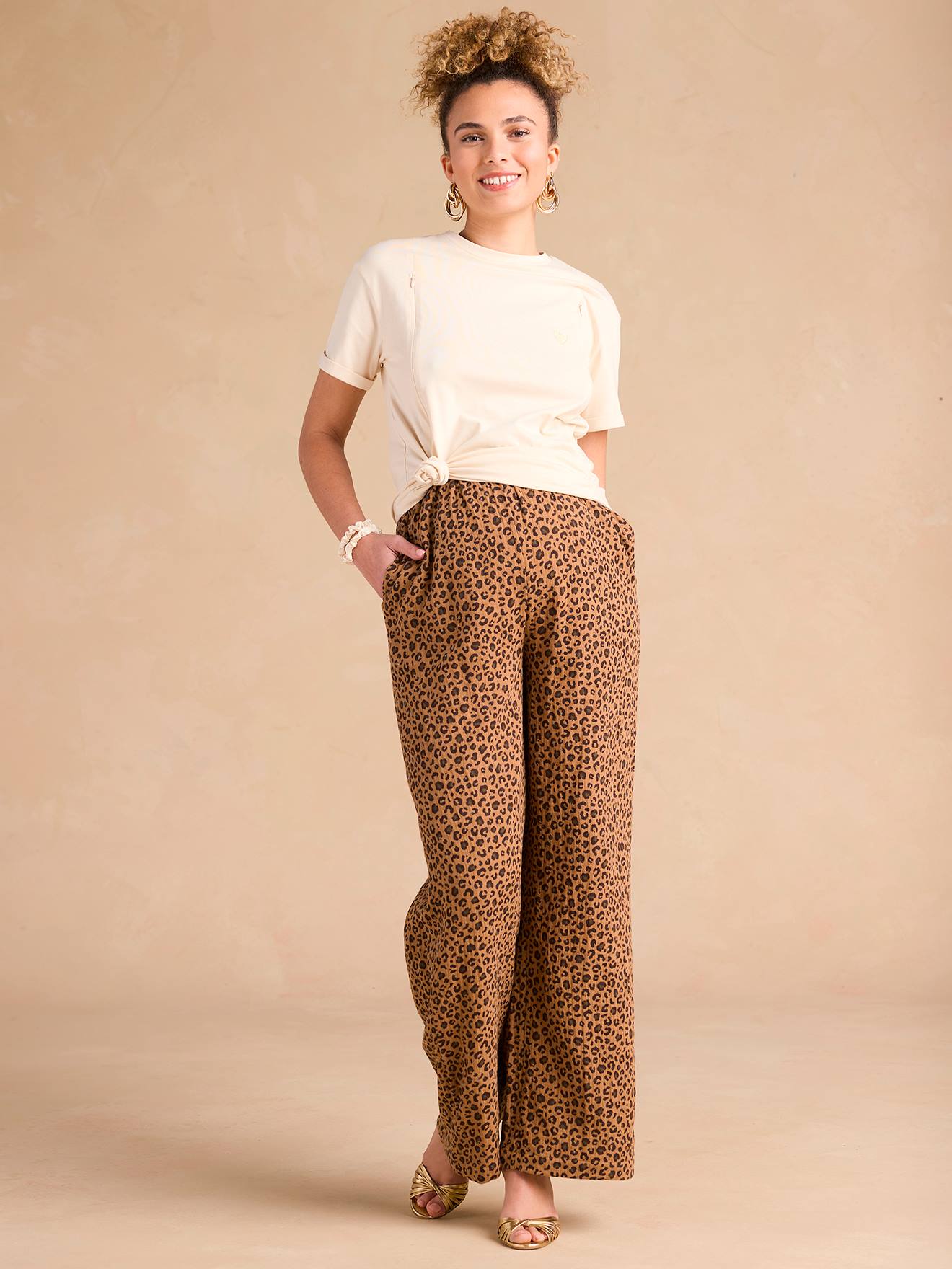 Pantalon de grossesse large en gaze de coton léopard beige