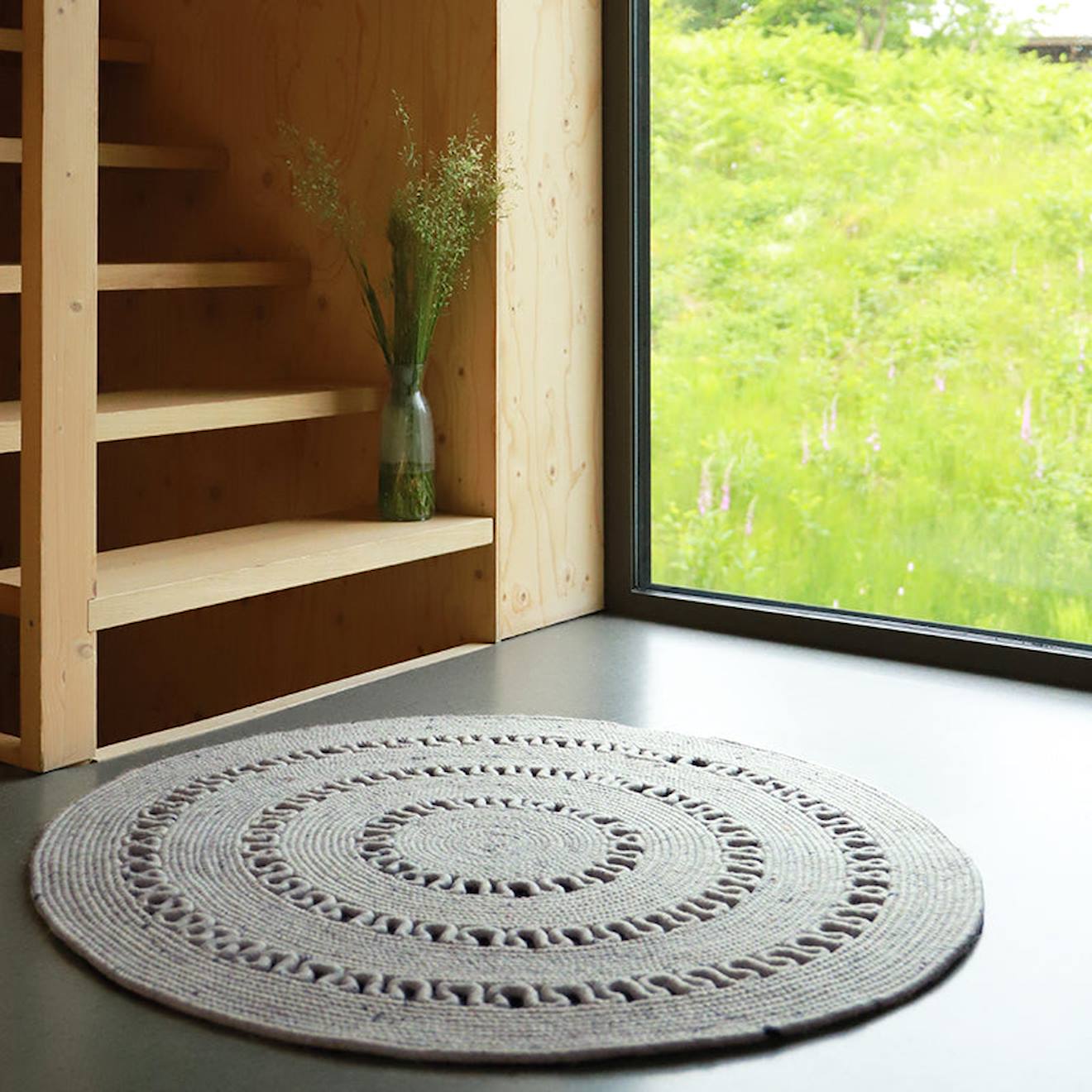 Tapis Laine Feutrée Rond Ajourée Bibek Gris