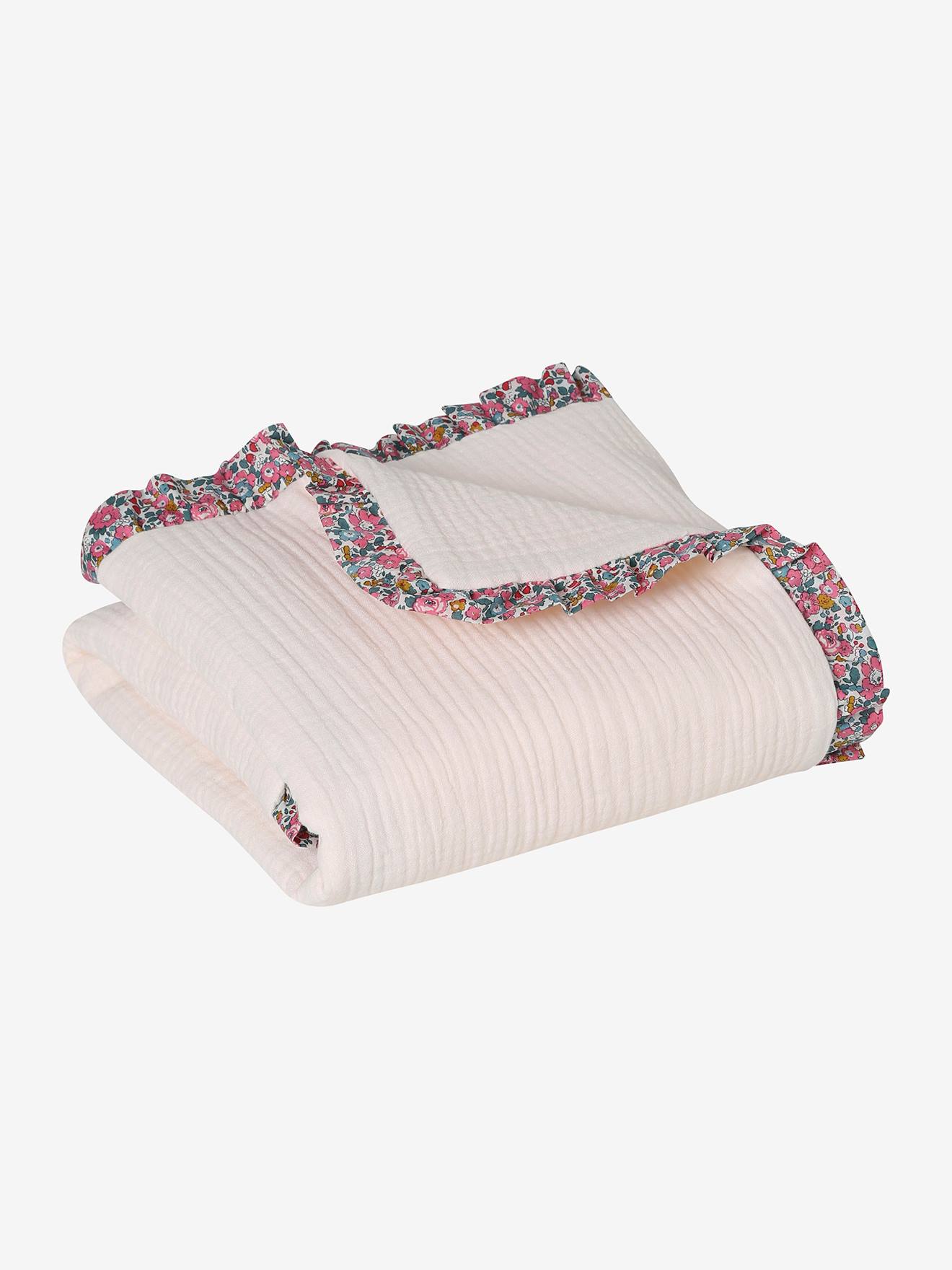 Couverture naissance personnalisable en gaze de coton bio et tissu Liberty rose pâle (Envie De Fraise) - Image 1