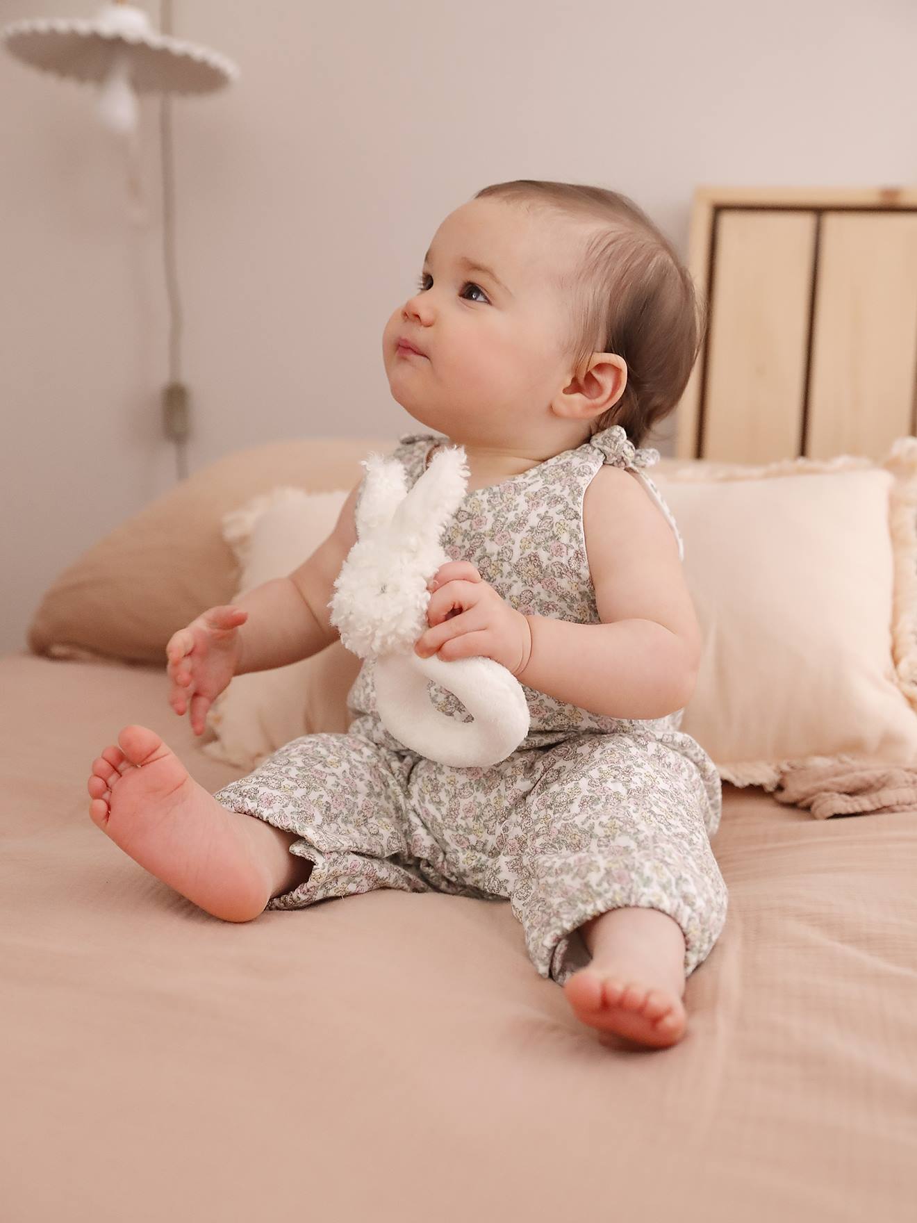 Combinaison bébé naissance brodée en gaze de coton blanc