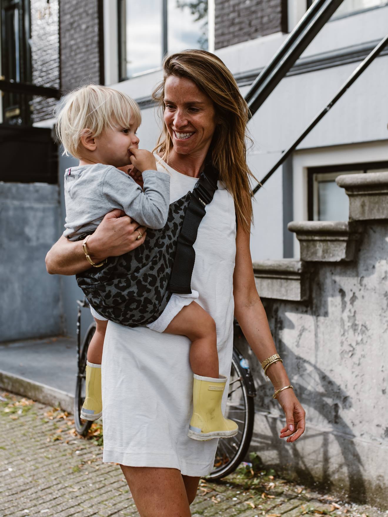 Porte-bébé et enfant 9 mois - 4 ans gris imprimé