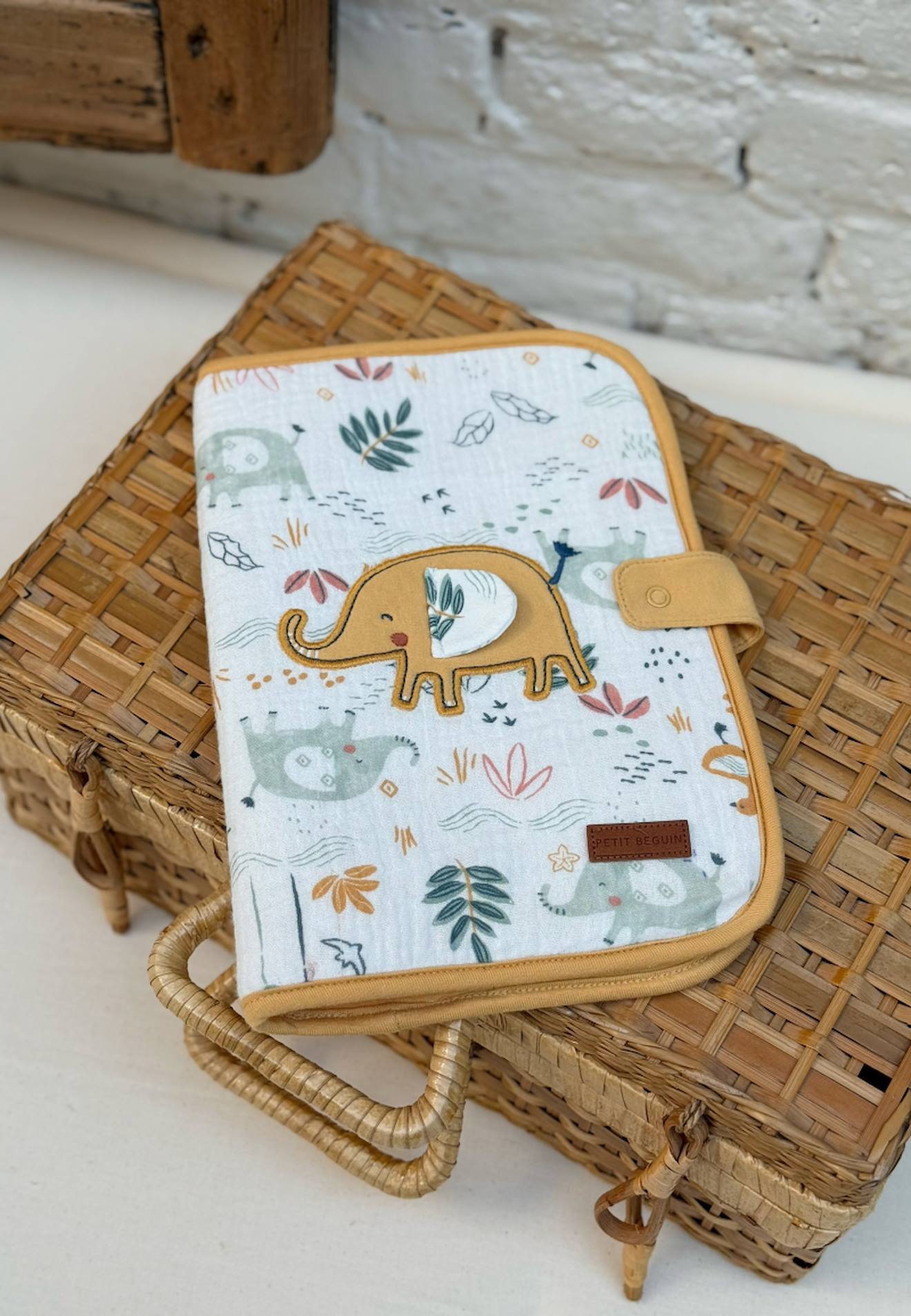 Protège Carnet De Santé Hawaiki Ecru