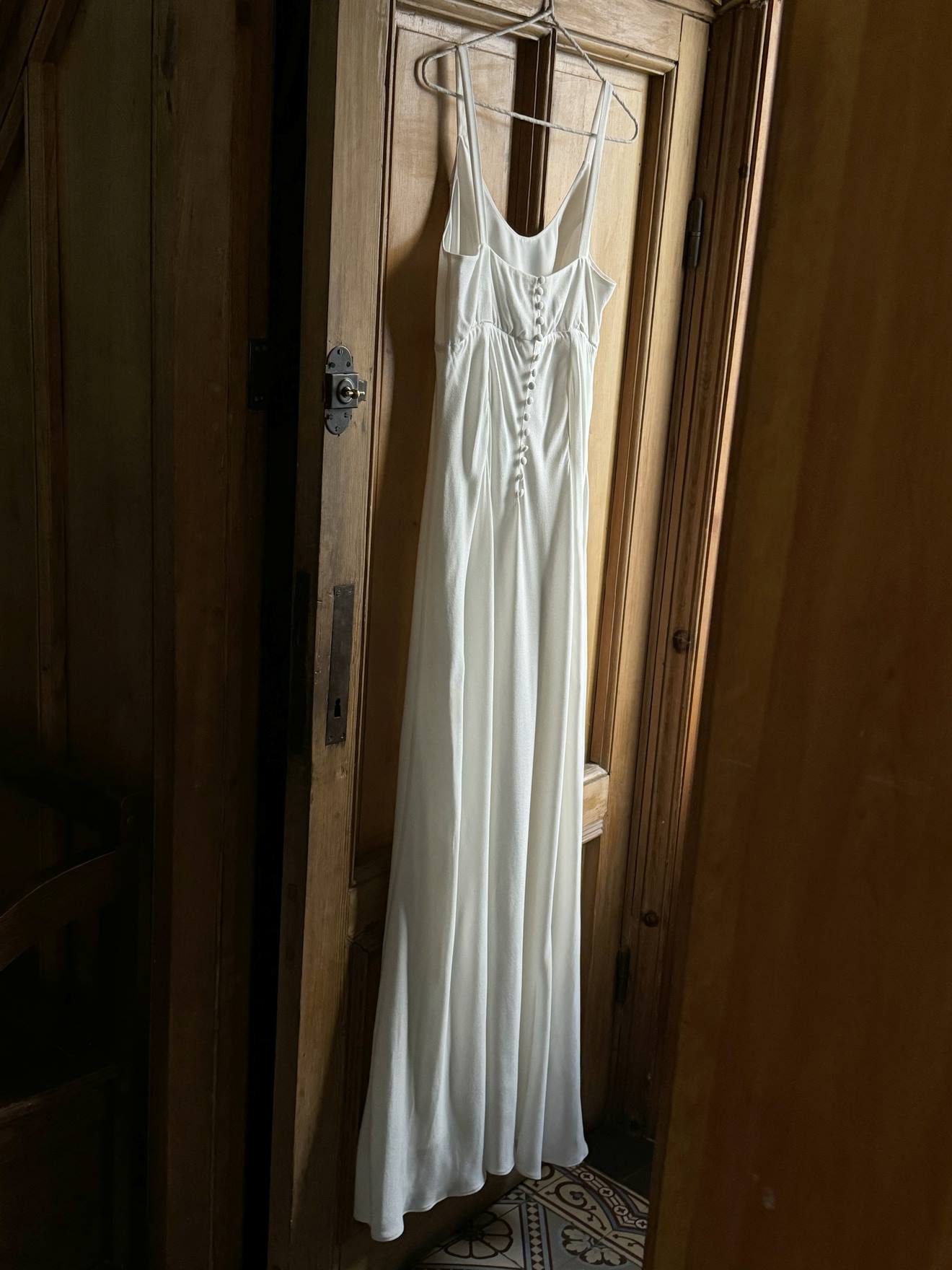Robe de mariée en crêpe grossesse ou femme collection mariage écru