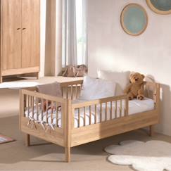 Chambre et rangement-Petit lit enfant en chêne massif  romane