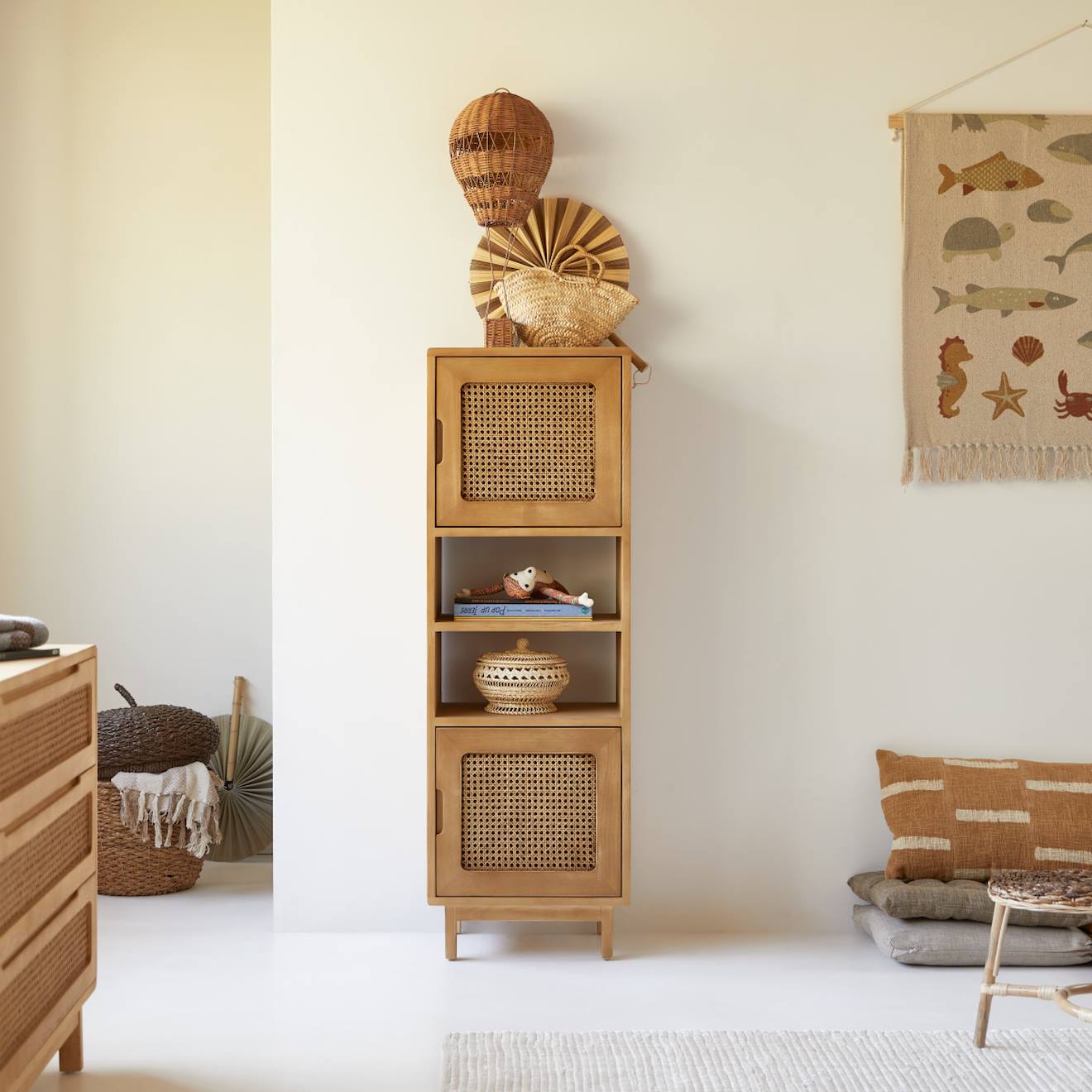 Bibliothèque Haute Enfant En Bois D'orme Et Cannage Luis Naturel