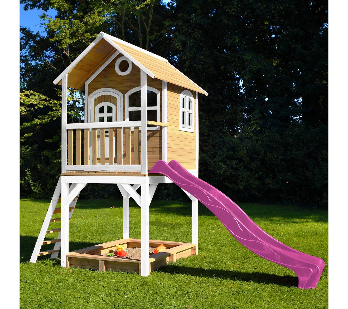 Cabane Sur Pilotis En Bois Avec Toboggan Et Bac À Sable Violet