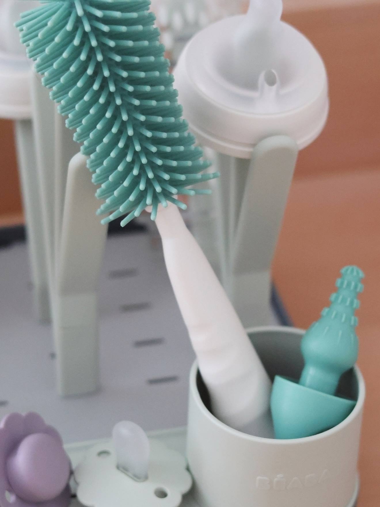Goupillon pour biberon vert sauge (Béaba) - Image 1