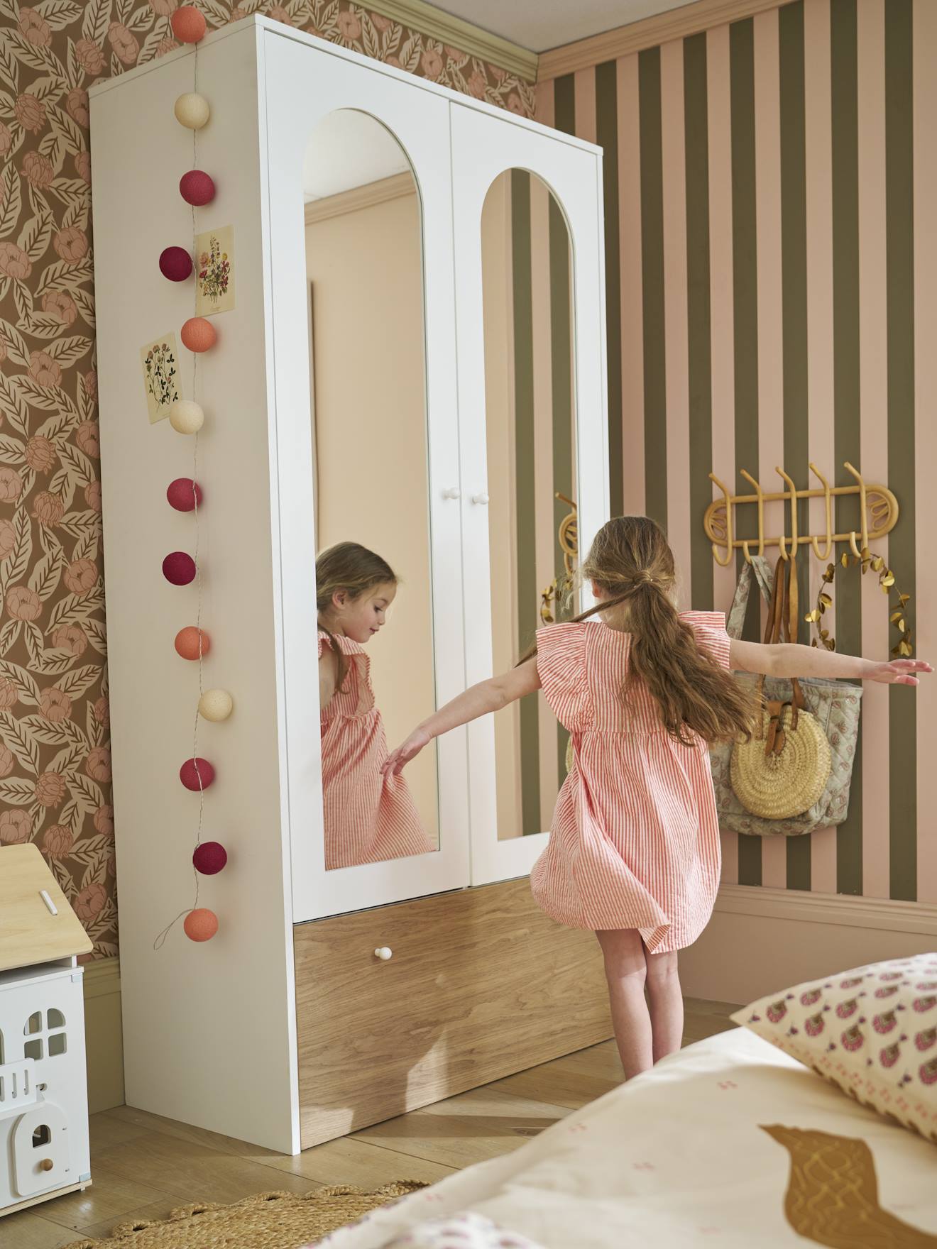 Grande armoire 2 portes avec miroir + grand bac de rangement - ROMA blanc