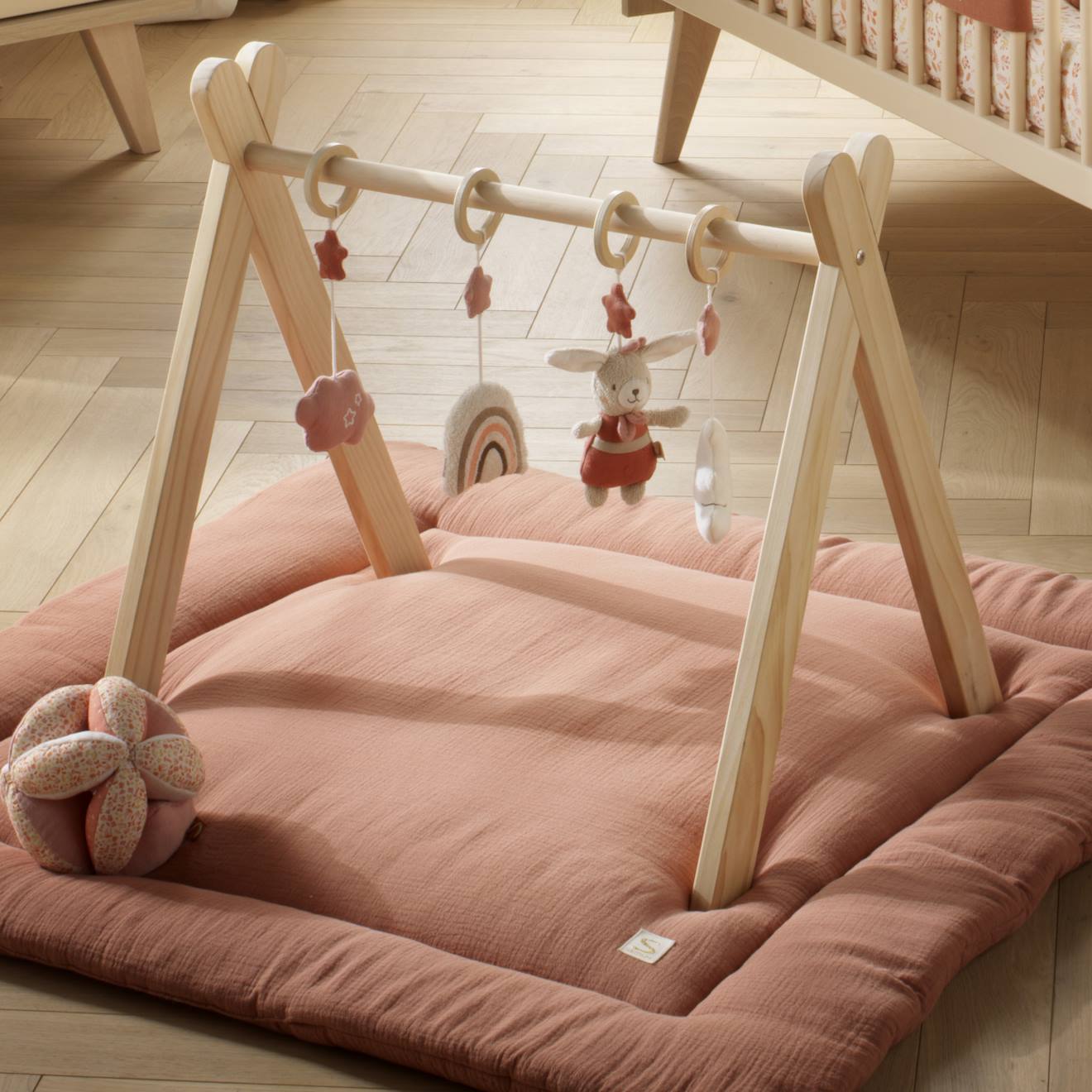 Arche D'éveil Bois Avec 4 Jouets Beige/rose (Sauthon) - Image 1