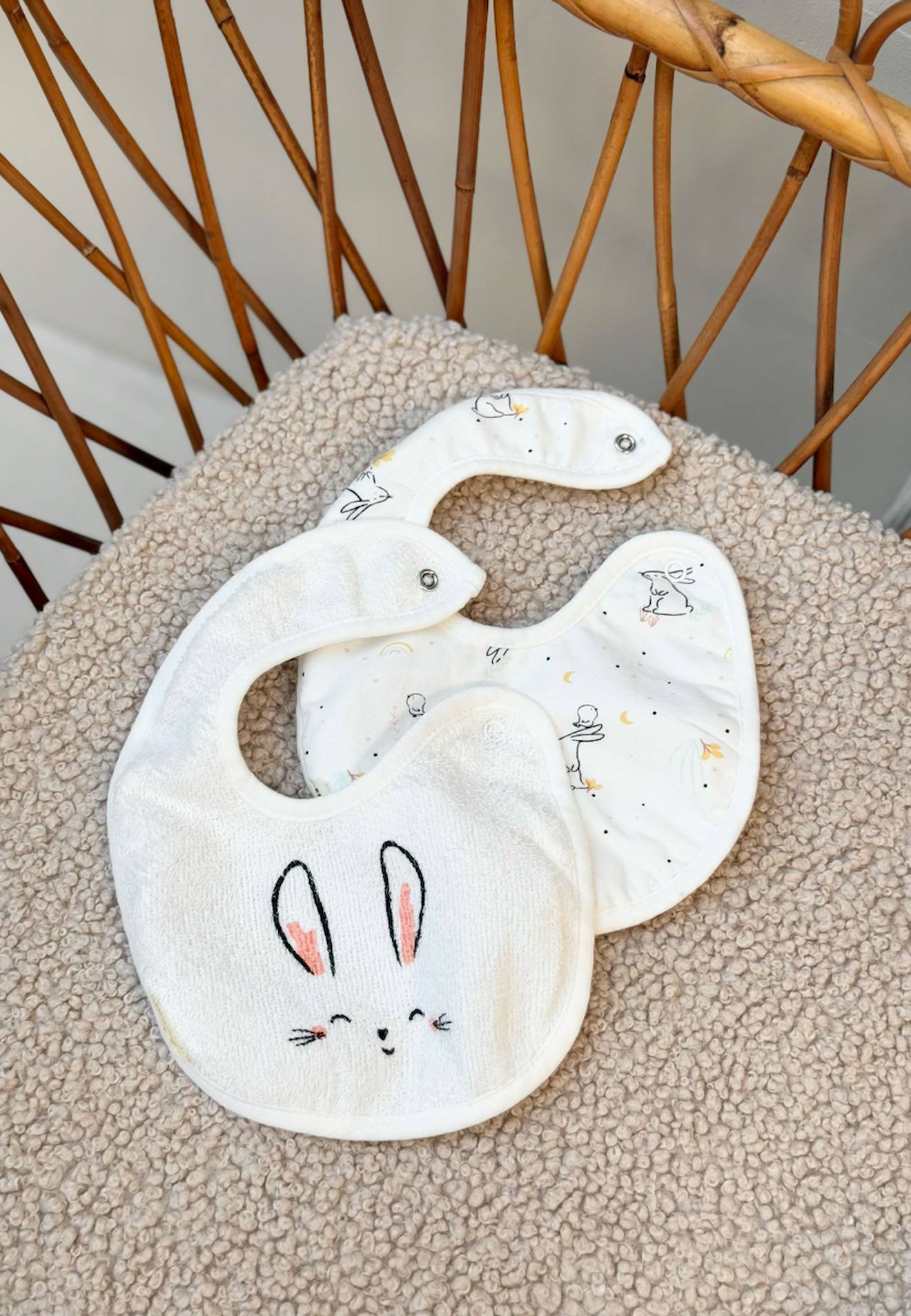 Lot De 2 Bavoirs Bébé Hello Baby Ecru