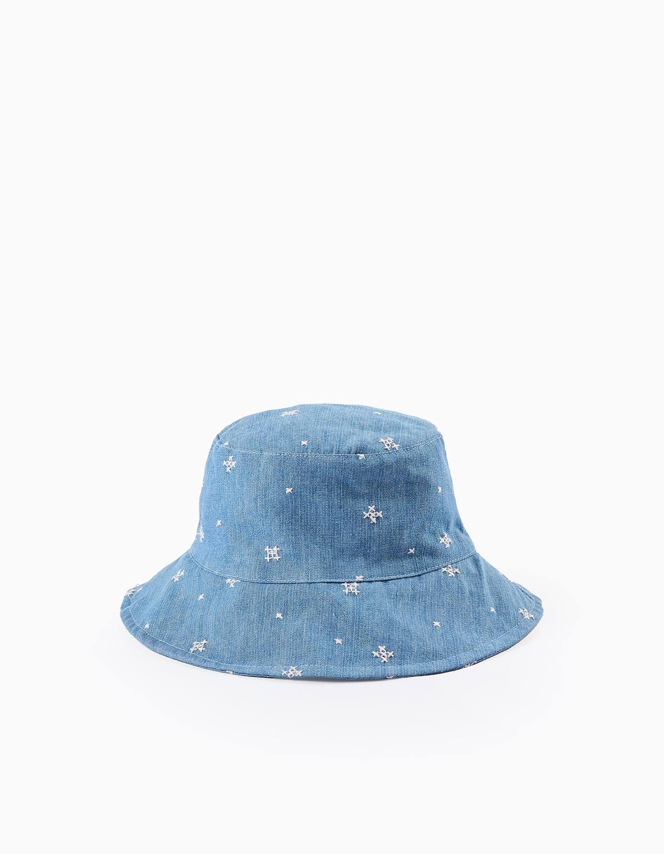 Chapeau Avec Broderies Bleu Clair