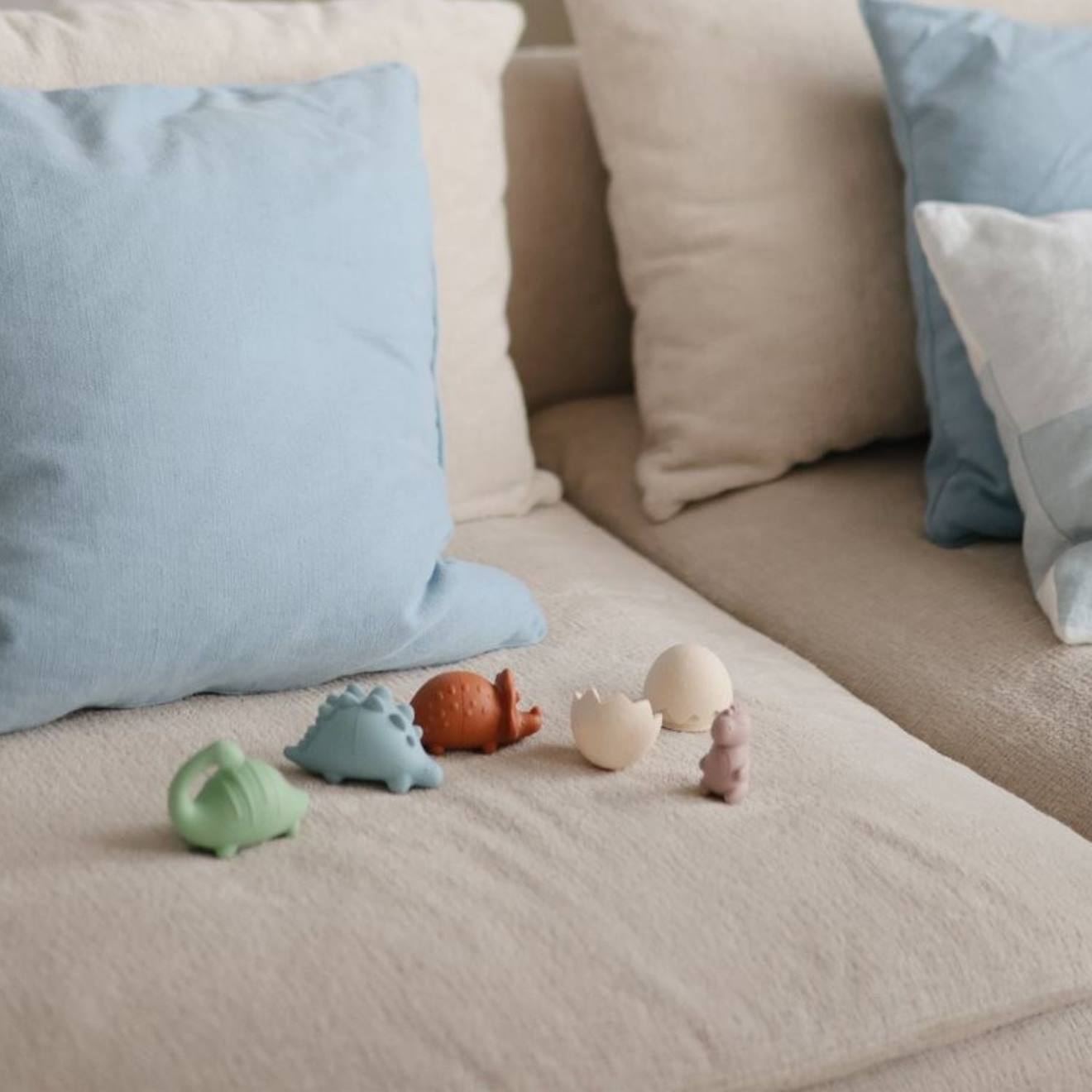 Lot De 4 Jouets De Bain Dino Vert, Rose, Bleu (Mushie) - Image 3