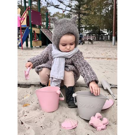 Set de 4 moules de plage en silicone souple Gris+Jaune+Rose+Rouge+Vert+Violet 6 - vertbaudet enfant 