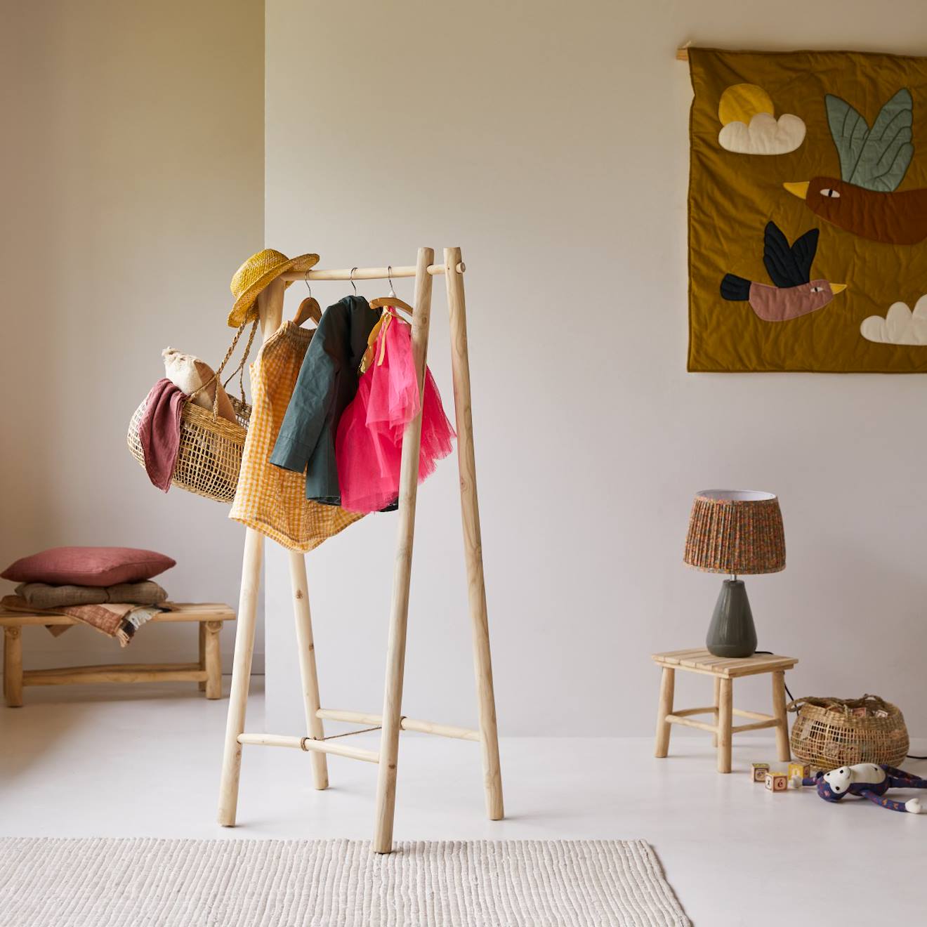 Portant Simple Enfant En Bois De Teck 160 Kilim Naturel (Tikamoon) - Image 1