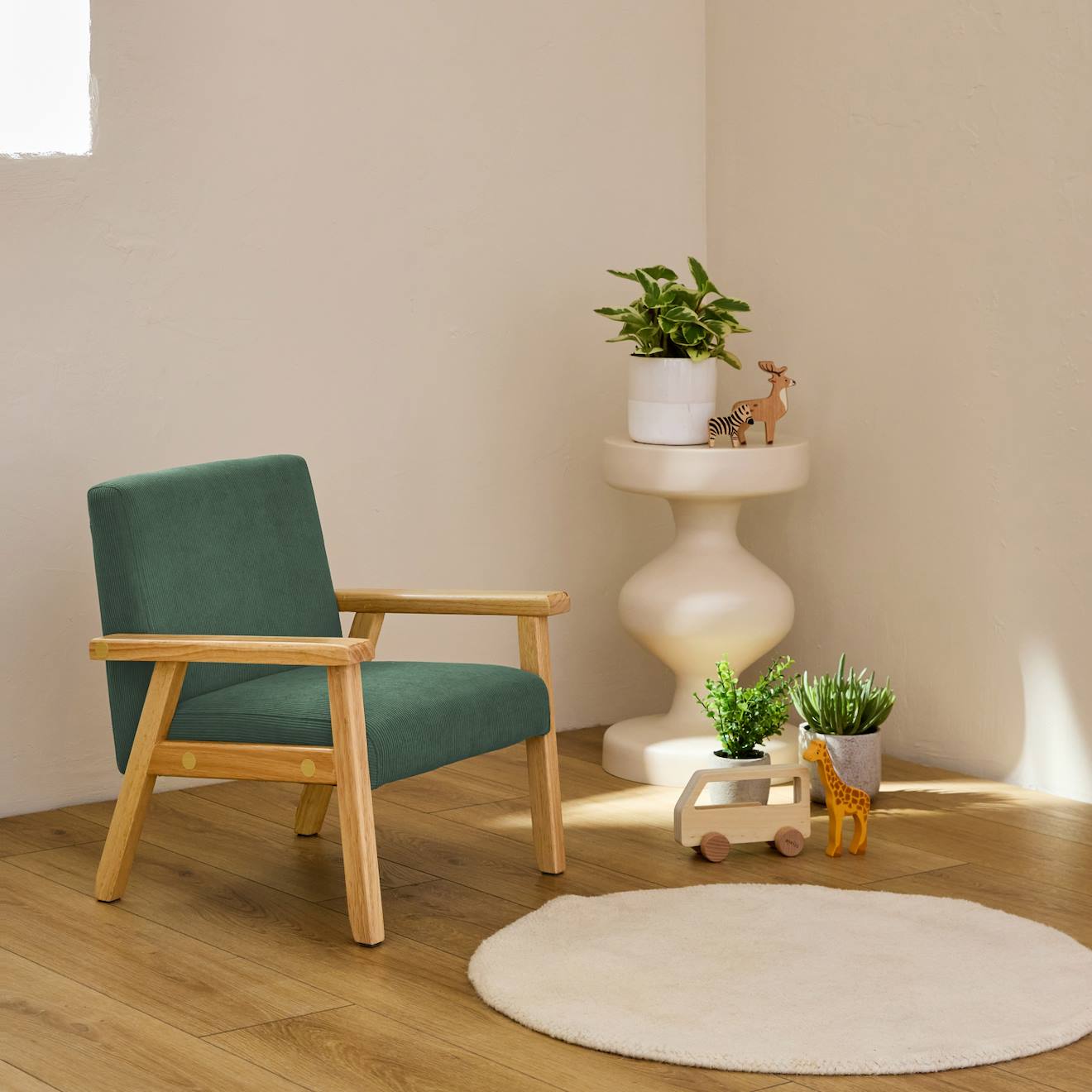 Fauteuil Scandinave Enfant Velours Côtelé Et Bois D'hévéa Isak Kid Kaki Foncé