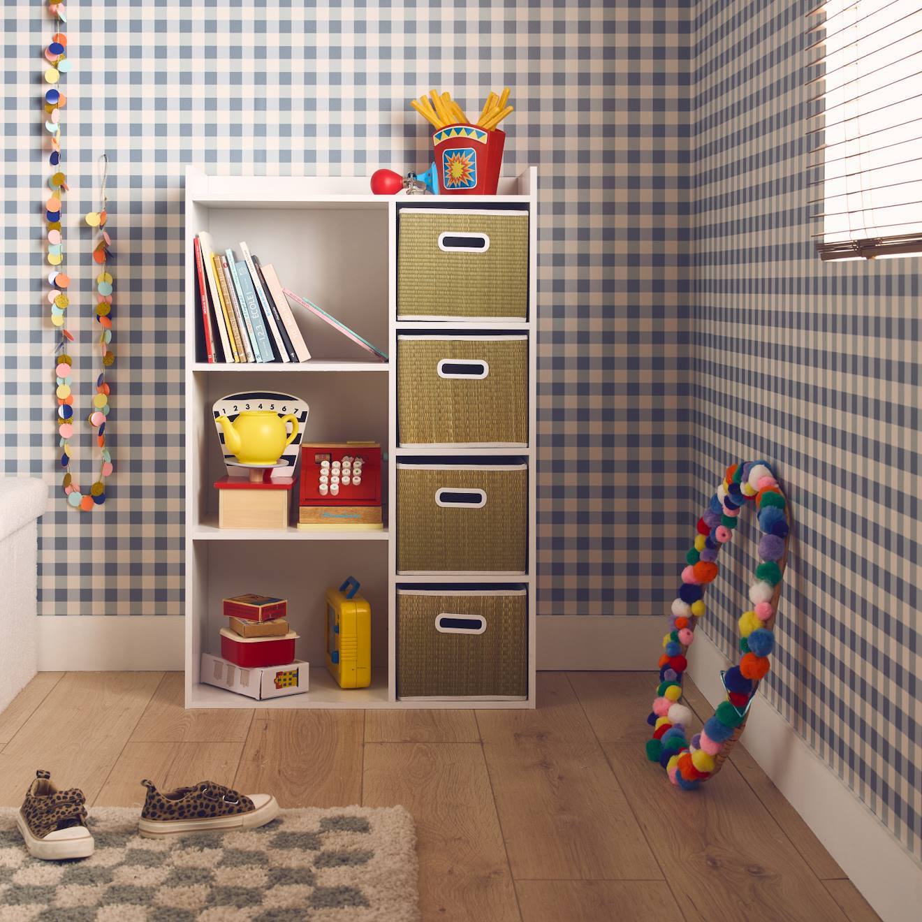 Meuble De Rangement Pour Enfant Pratique Avec 7 Compartiments Et 4 Paniers En Fibre Végétale Naturel