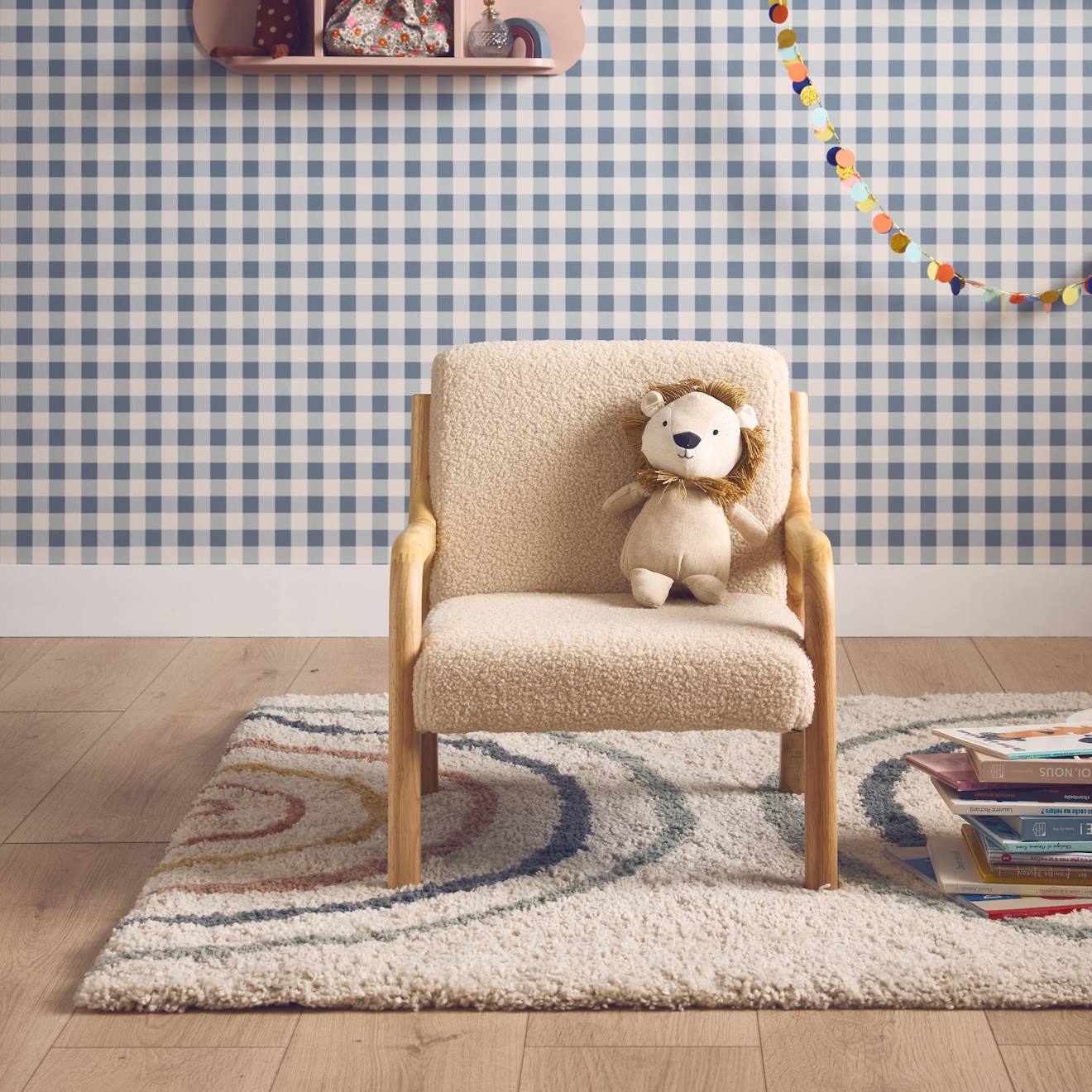 Fauteuil scandinave enfant bois d'hévéa et bouclette Lorens kids. beige