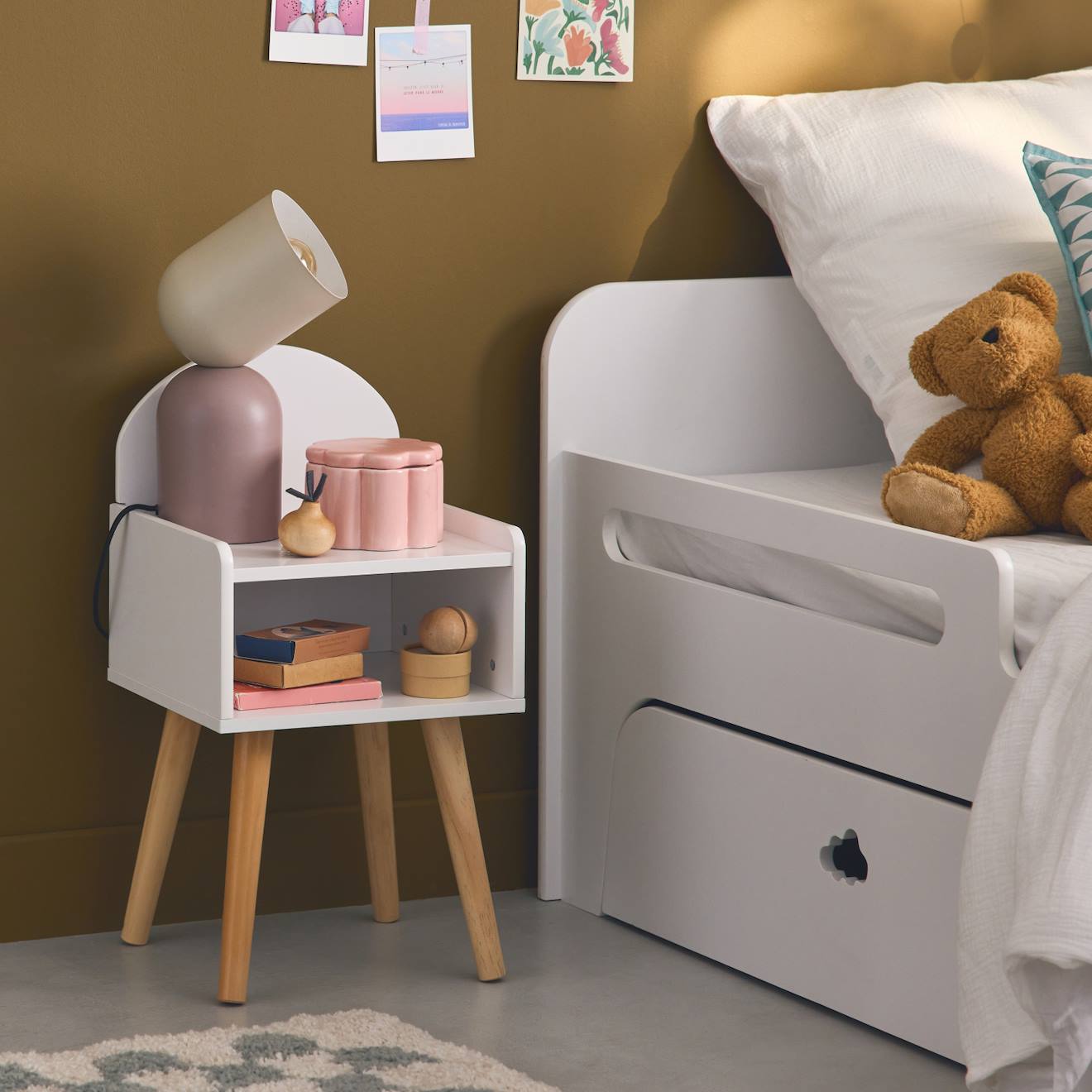 Table de chevet chambre enfant décor bois nephos blanc