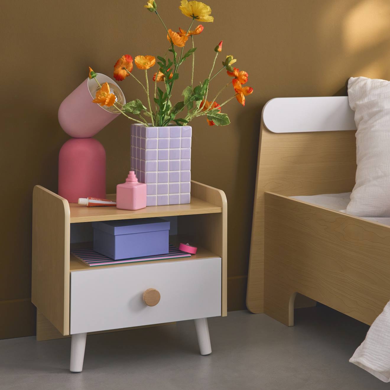 Table De Chevet Enfant Effet Bois Edgar Blanc Et Naturel
