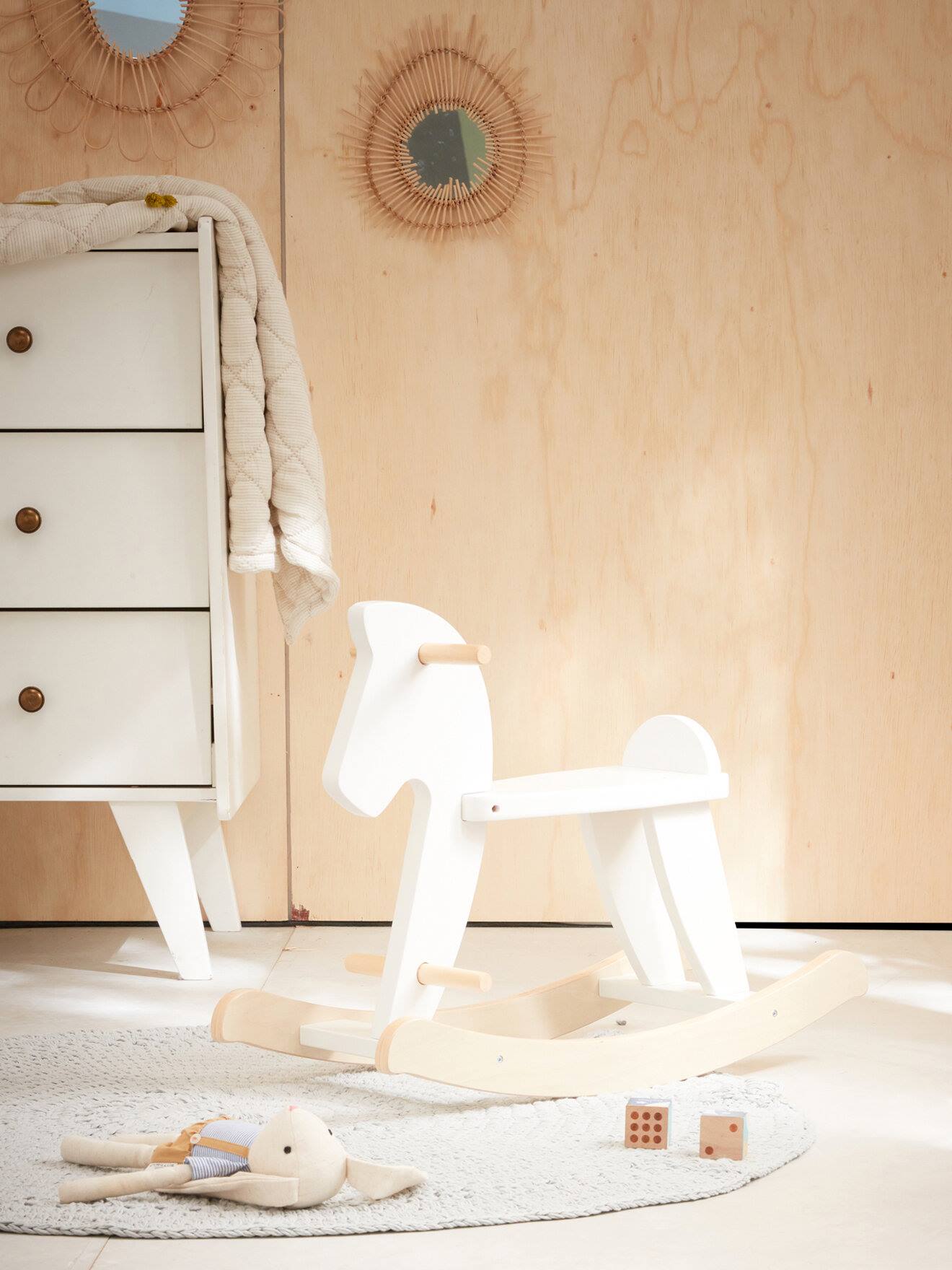 Cheval À Bascule En Bois Blanc Clair