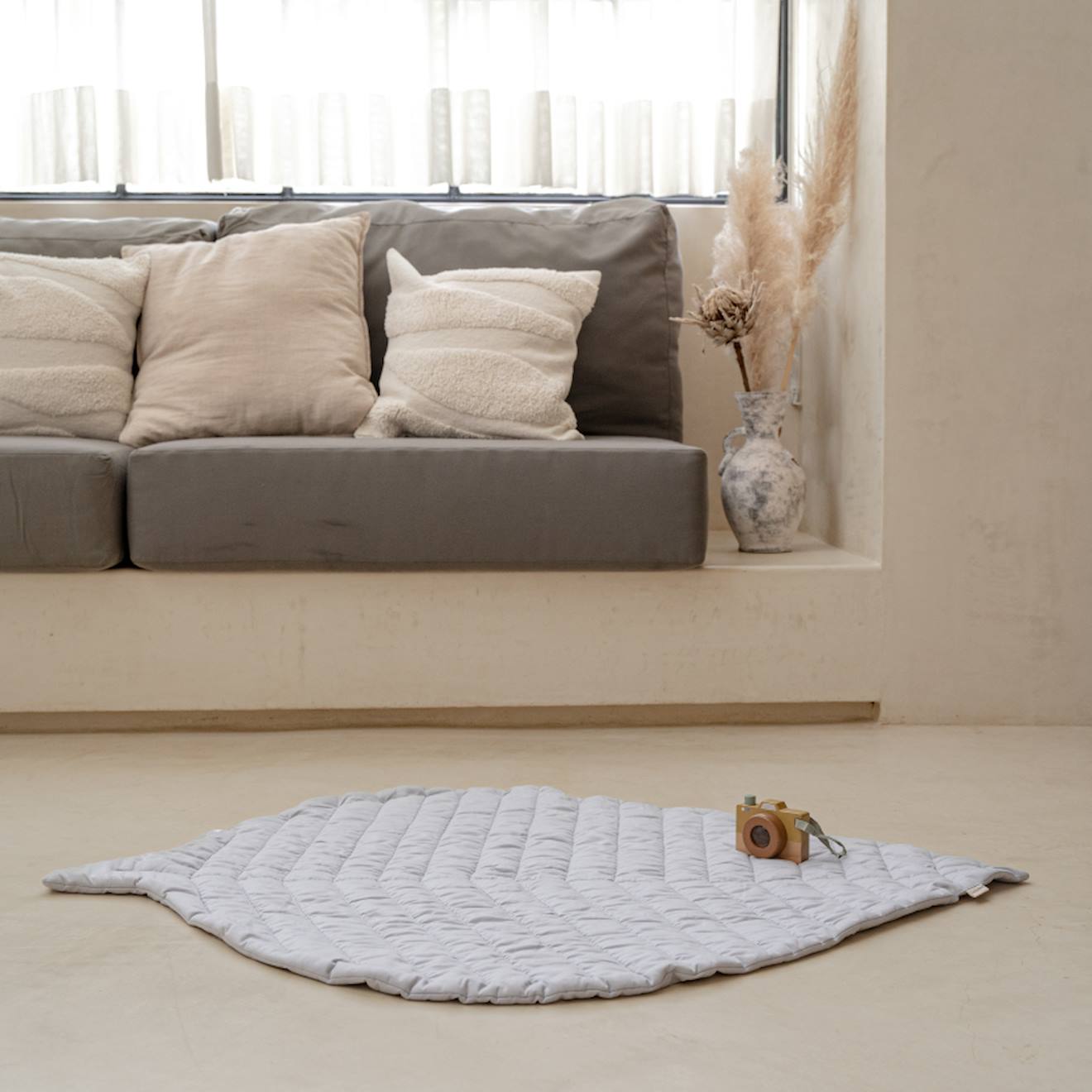 Tapis Feuilles Gris (ToddleKind) - Image 1