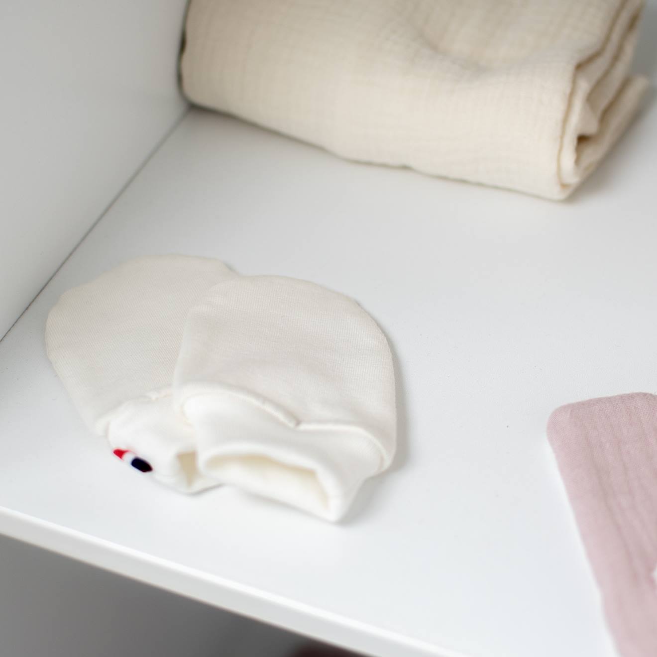 Moufles Naissance En Coton Gants Bébé Anti Griffures Écru (Sevira Kids) - Image 1