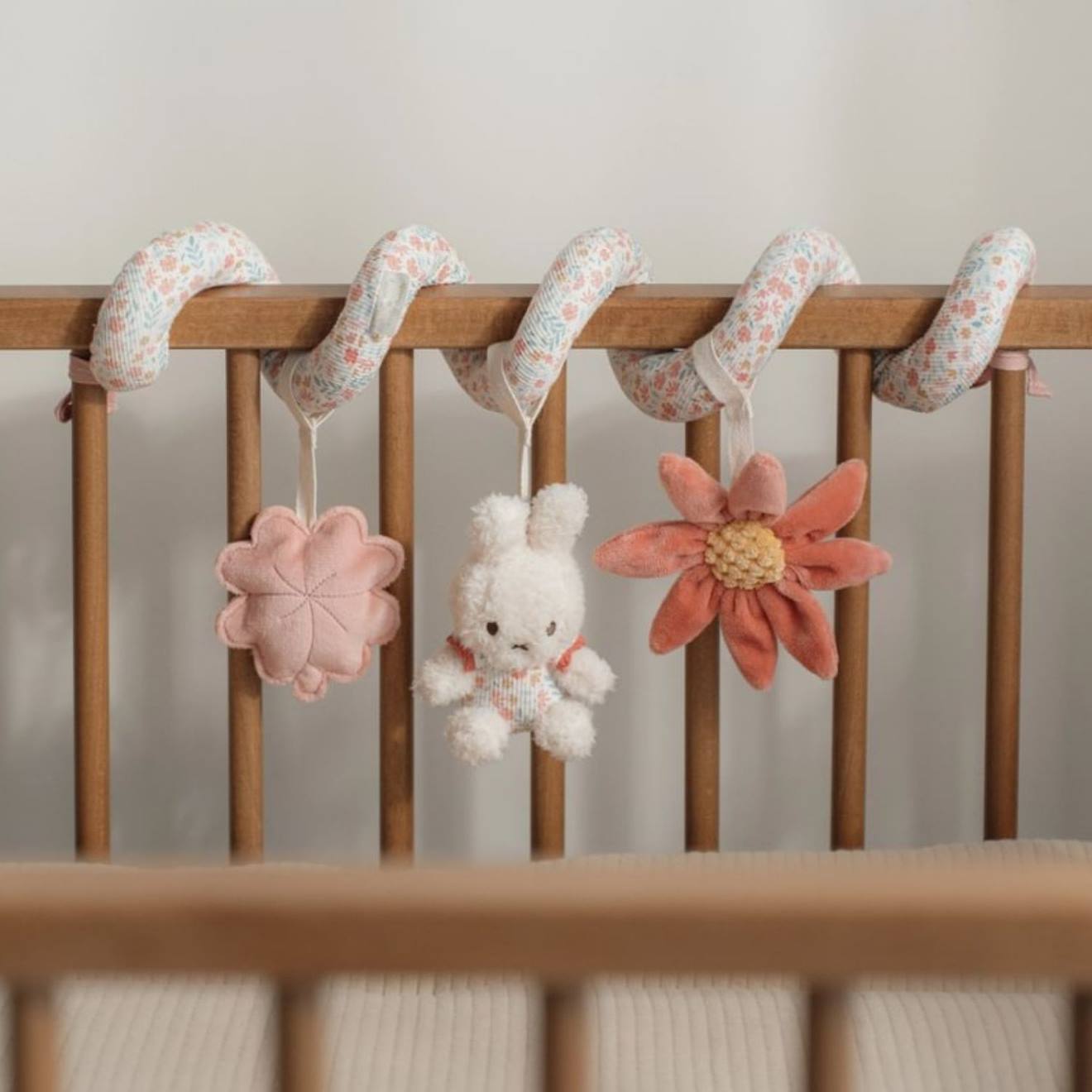 Spirale D'activité Little Farm Rose, Beige (Little Dutch) - Image 1
