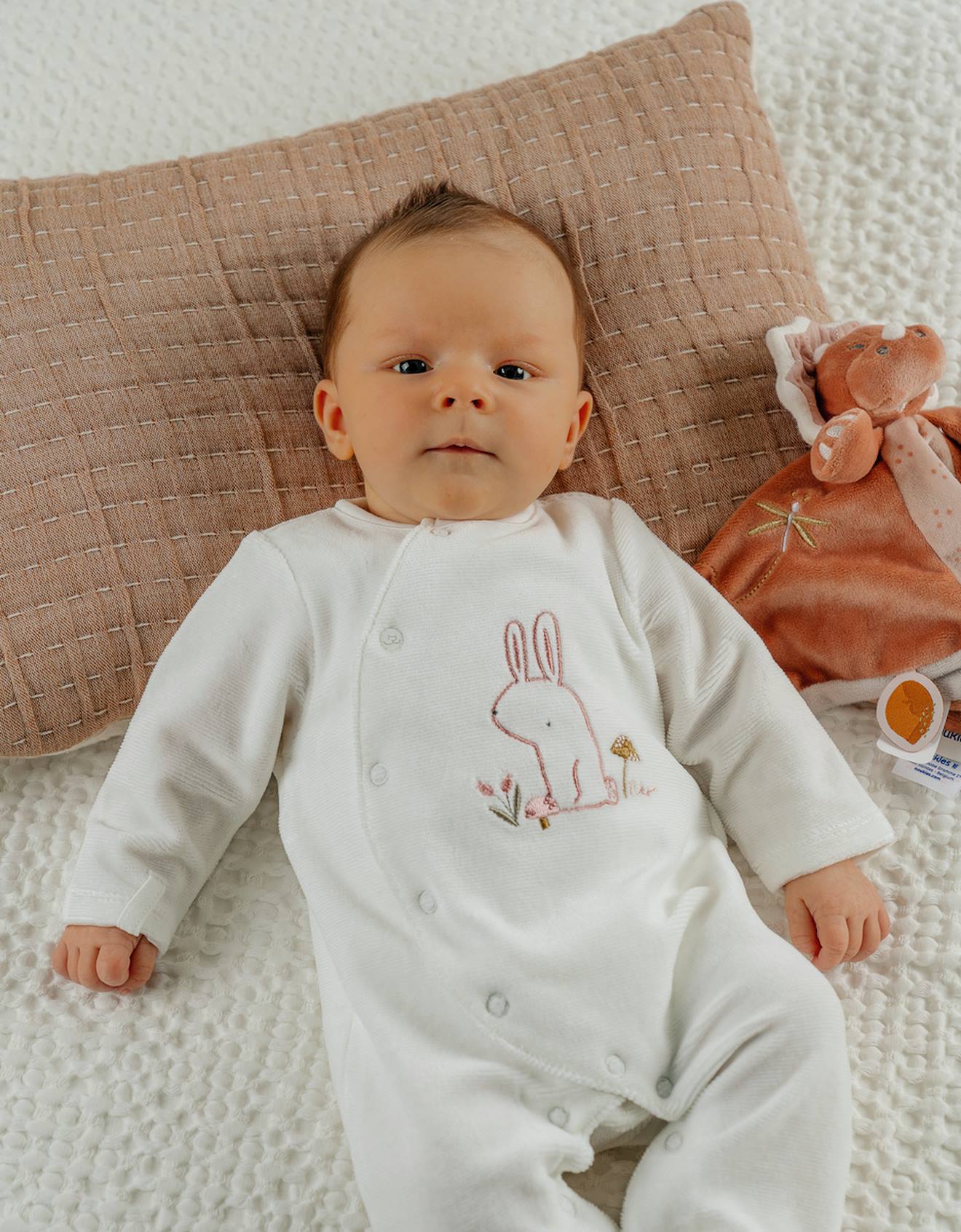 Pyjama Bébé En Velours Avec Broderie Lapin Blanc (Noukie's) - Image 2
