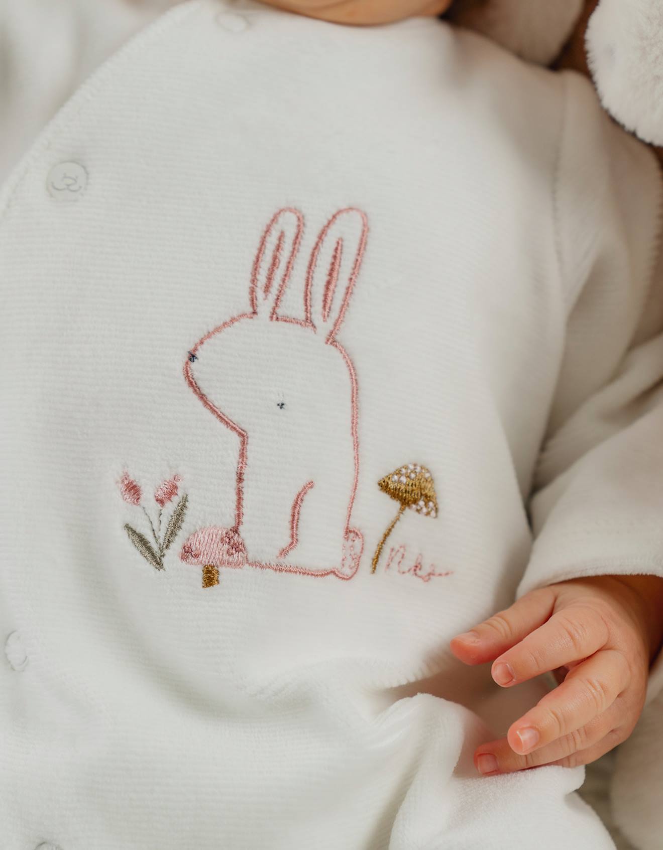 Pyjama Bébé En Velours Avec Broderie Lapin Blanc (Noukie's) - Image 1