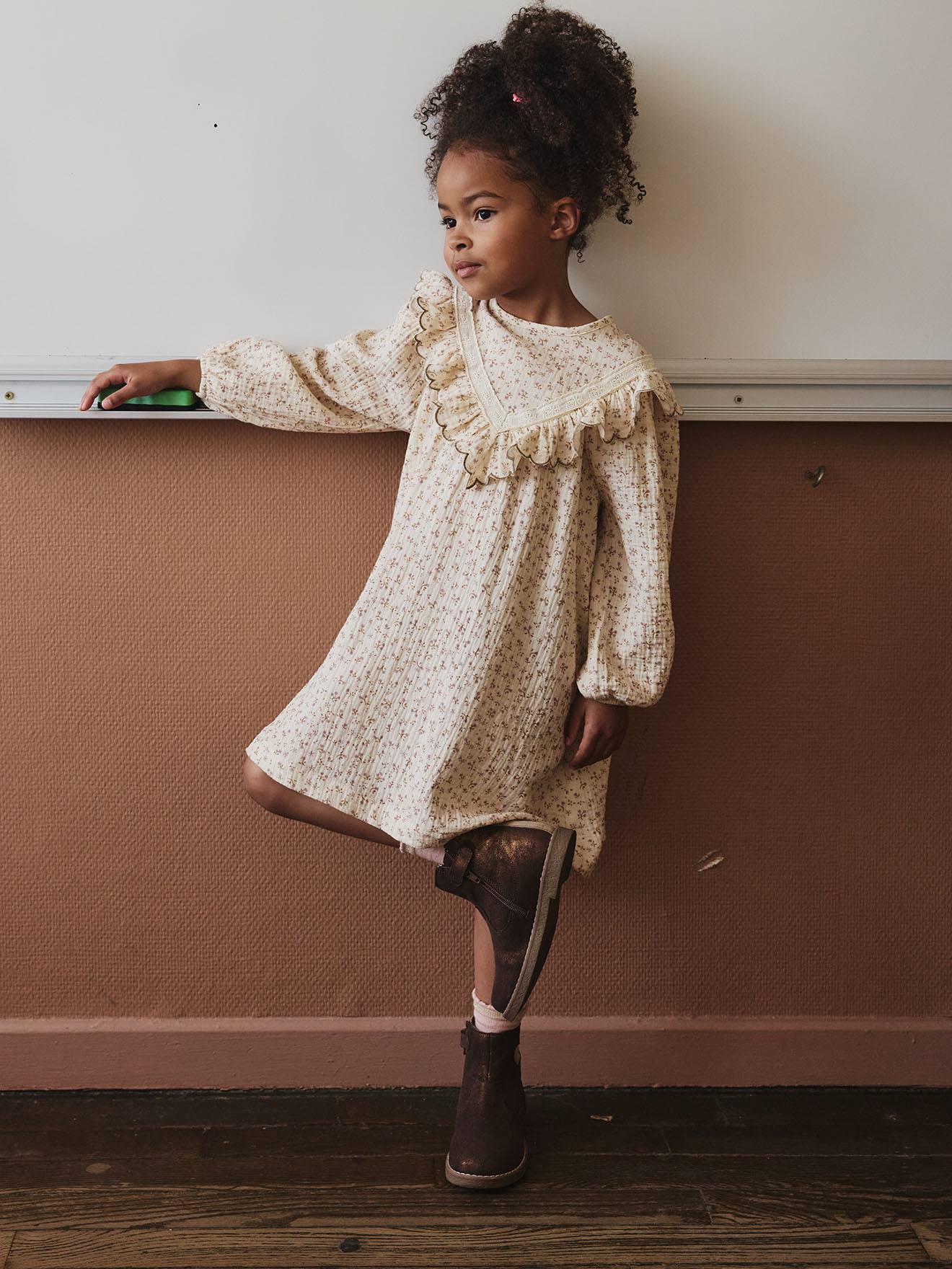 Robe fille gaze de coton imprimée fleurs écru