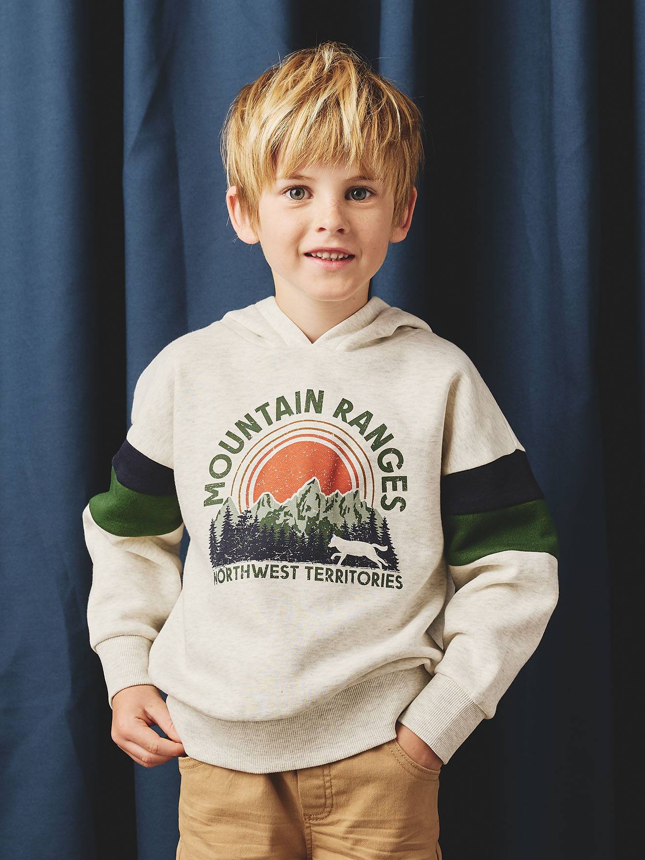 Sweat garçon à capuche motif placé blanc chiné