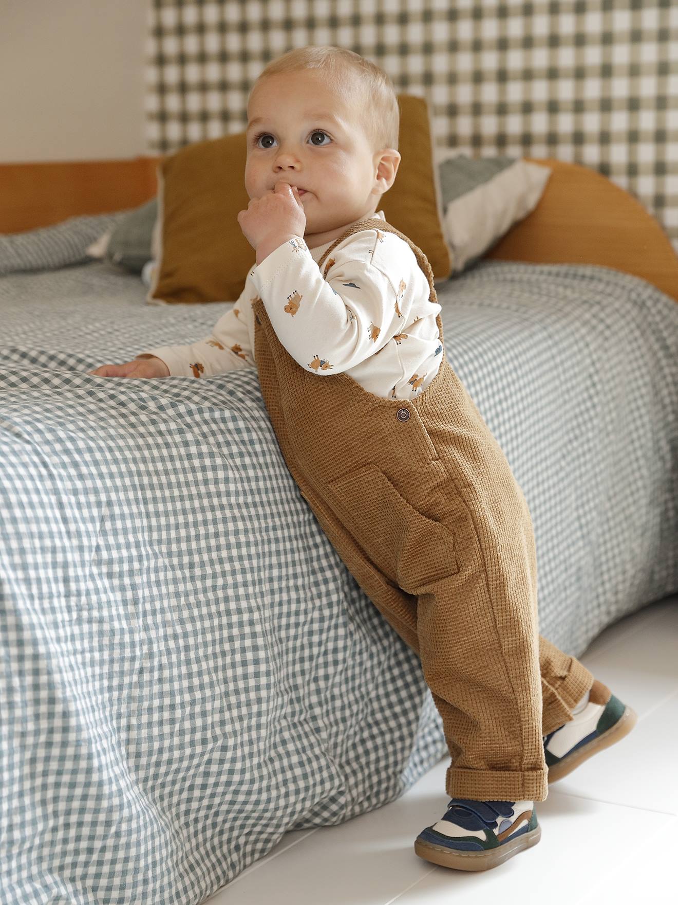 Ensemble bébé salopette en velours + T-shirt caramel