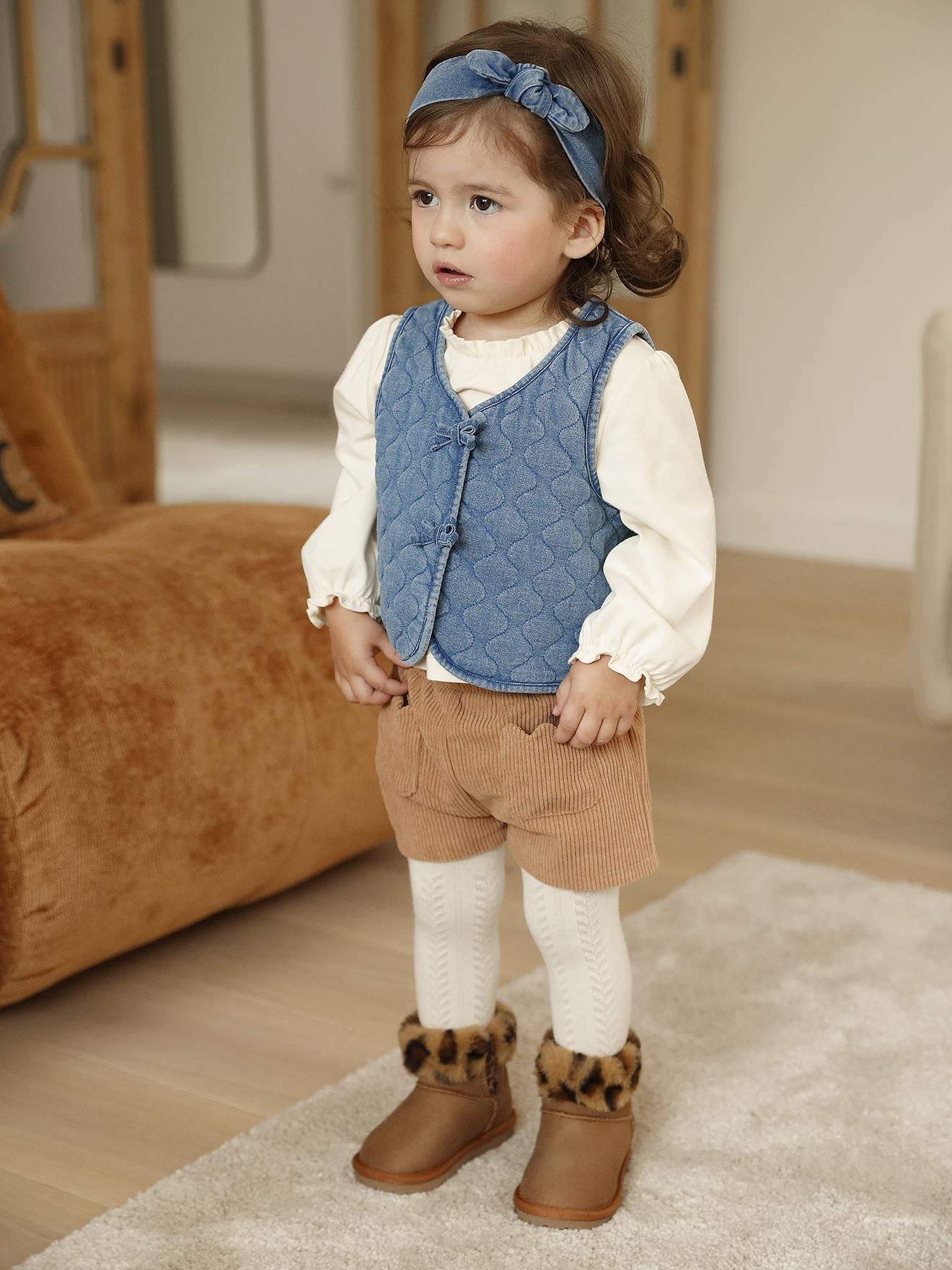 Ensemble bébé 4 pièces T-shirt + gilet + short + bandeau caramel