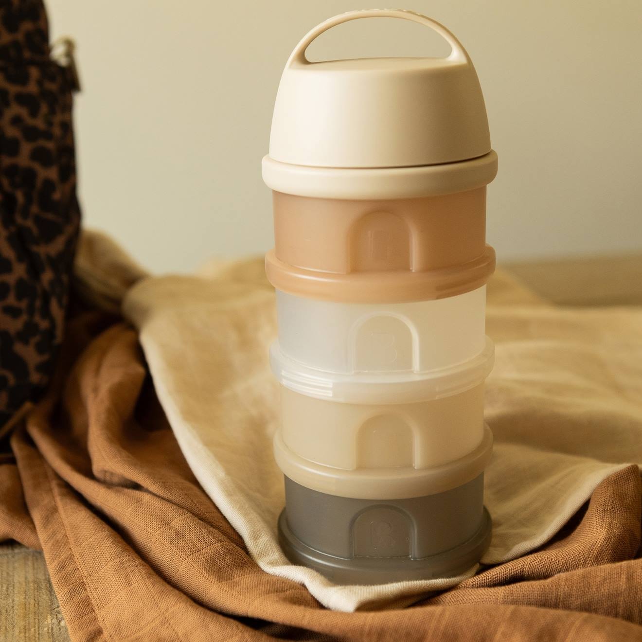 Boîte doseuse de lait 4 compartiments transparent