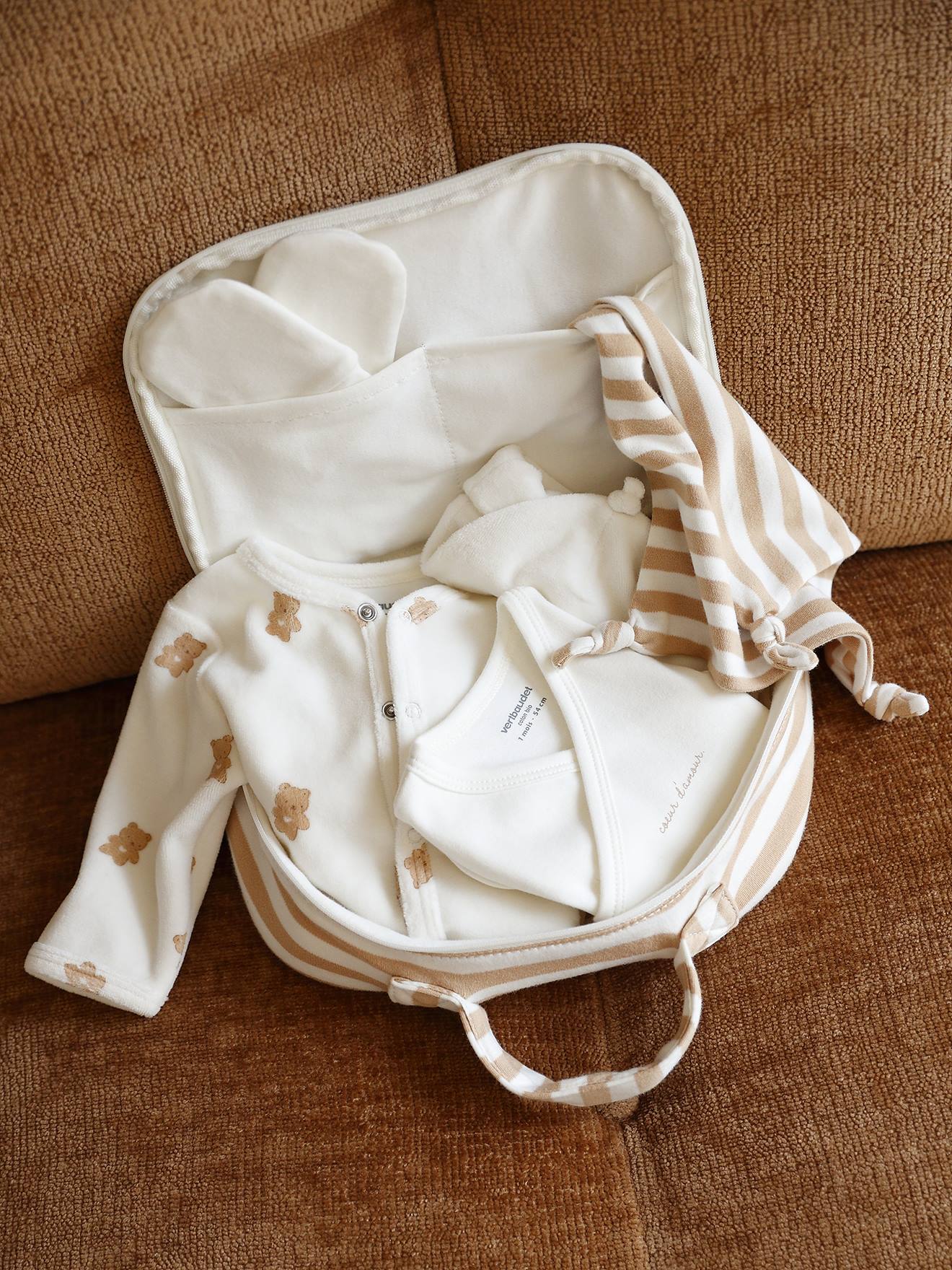 Ensemble naissance 6 pièces avec valisette maternité écru (Vertbaudet) - Image 1