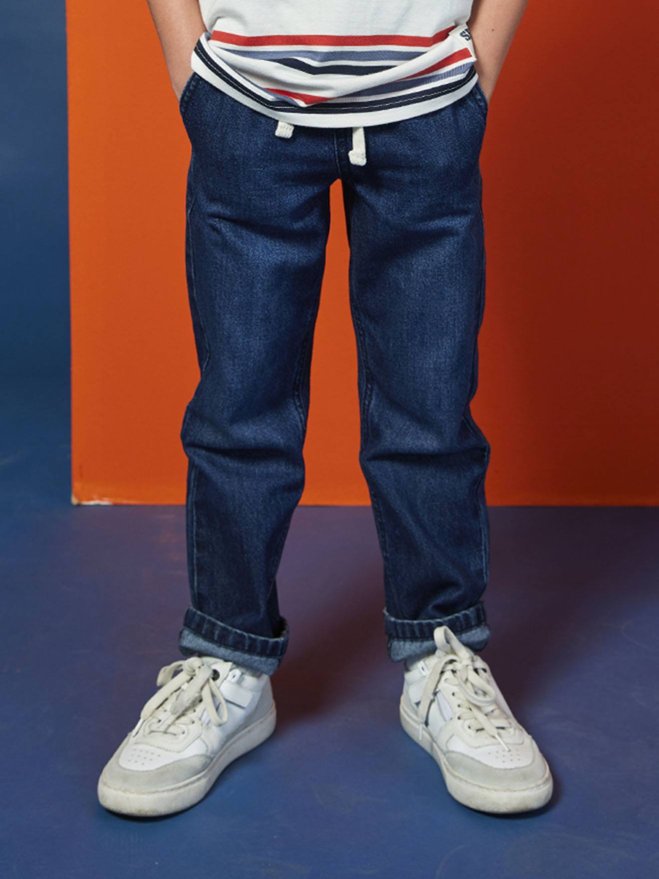 Jean garçon large facile à enfiler denim brut Jean garçon large facile à enfiler denim brut