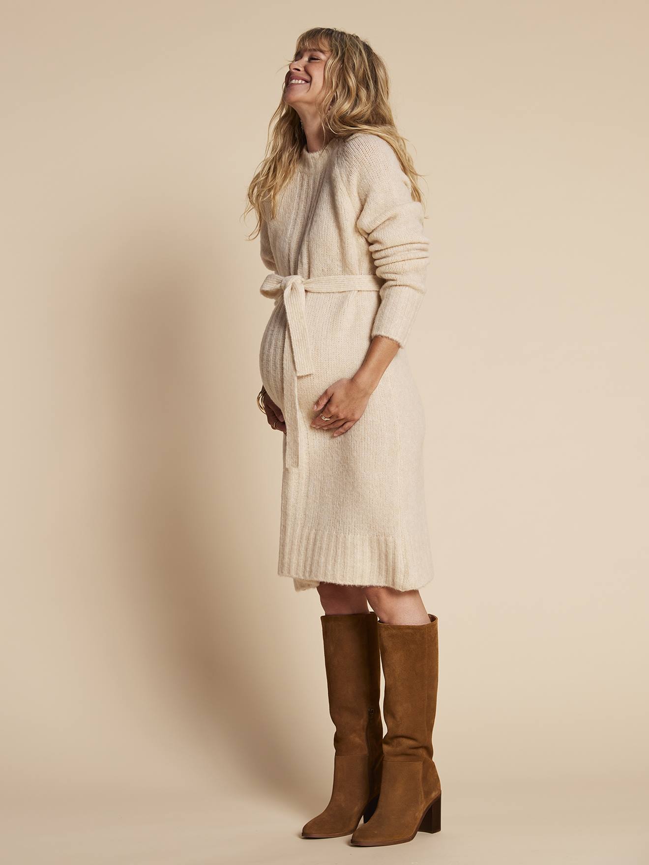 Robe de grossesse en tricot beige