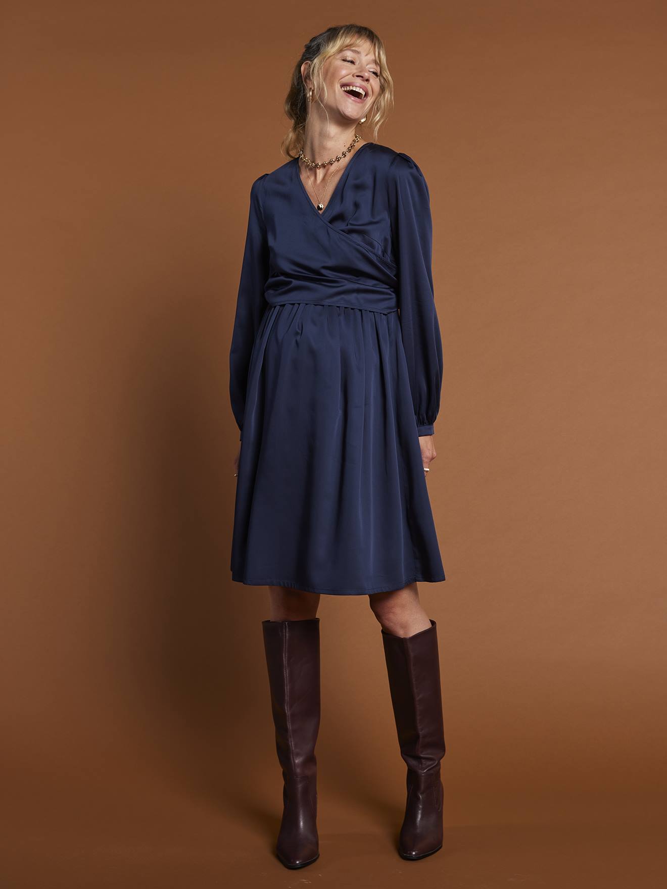 Robe cache coeur de grossesse marine