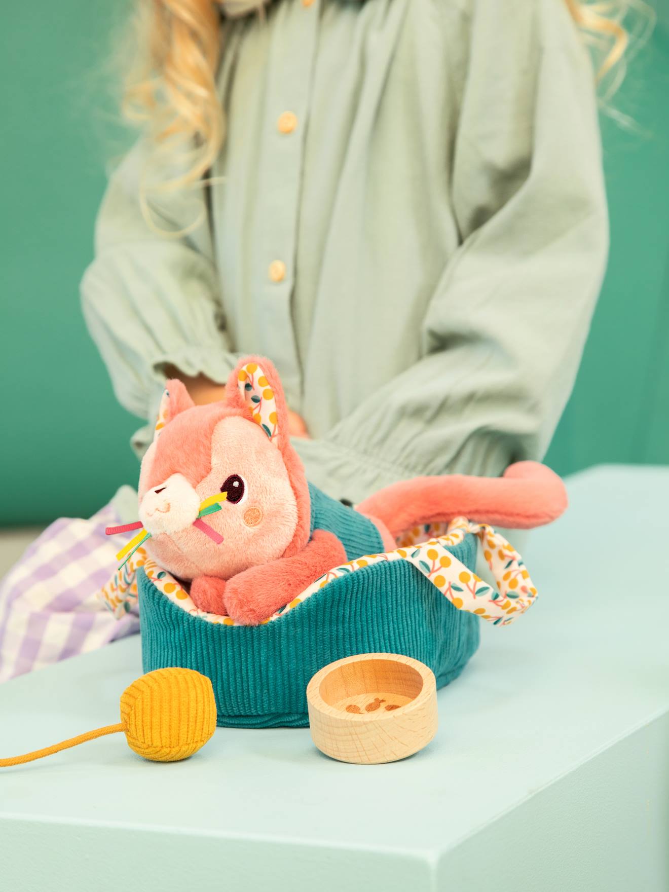 Peluche animal et son panier S jeanne