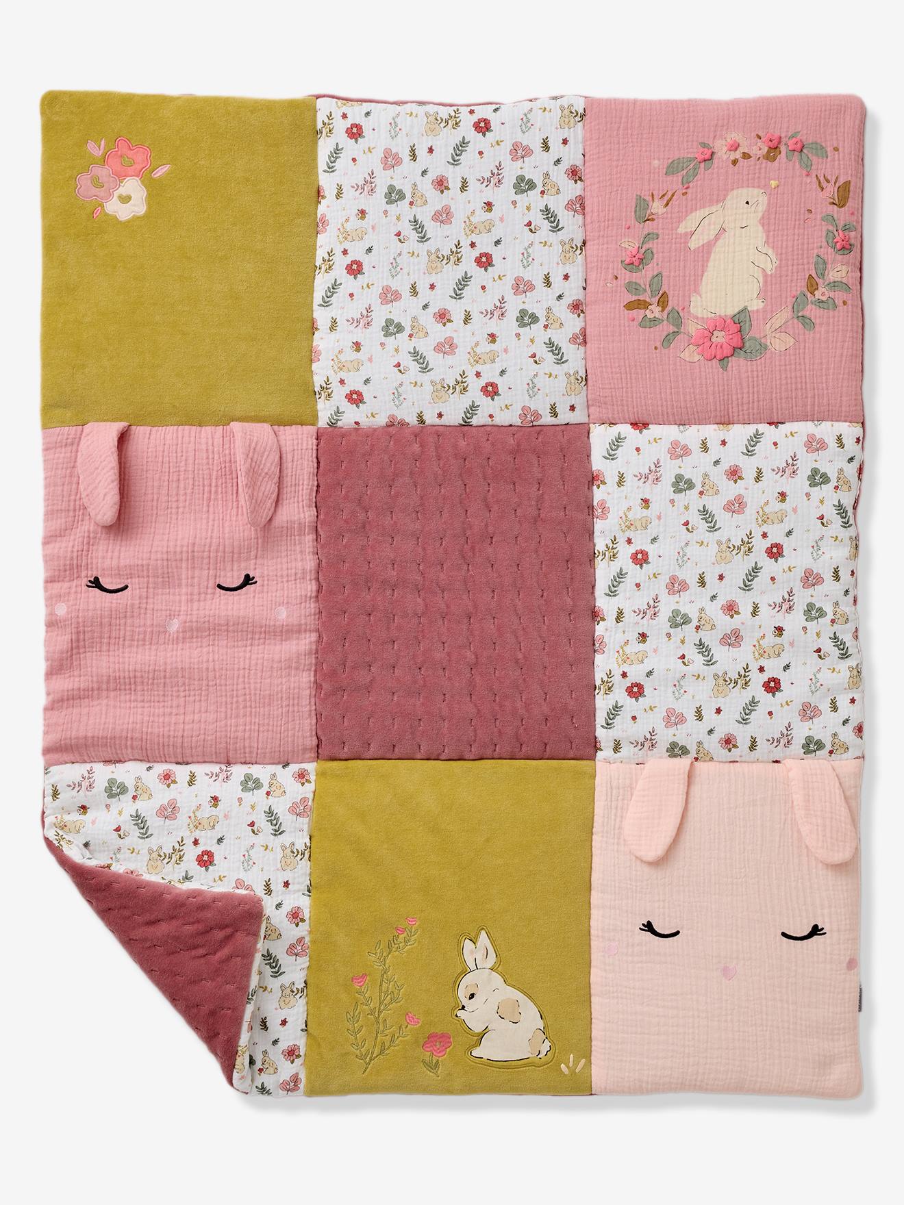 Tapis de sol / fond de parc patchwork LAPIN ENCHANTÉ vieux rose (Vertbaudet) - Image 1
