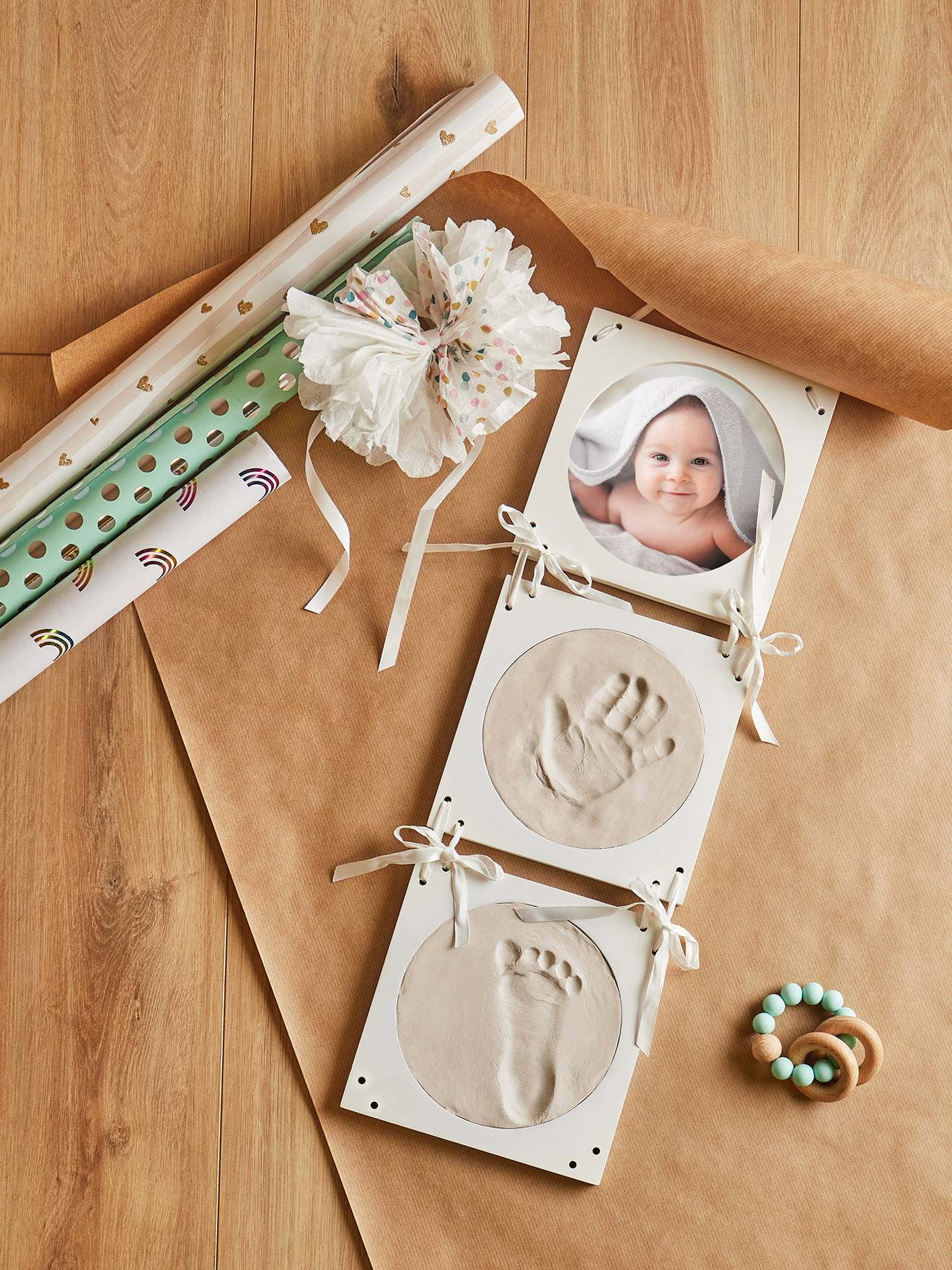 Cadre Photo En Bois - Empreinte En Plâtre Suspendu (Bieco) - Image 1