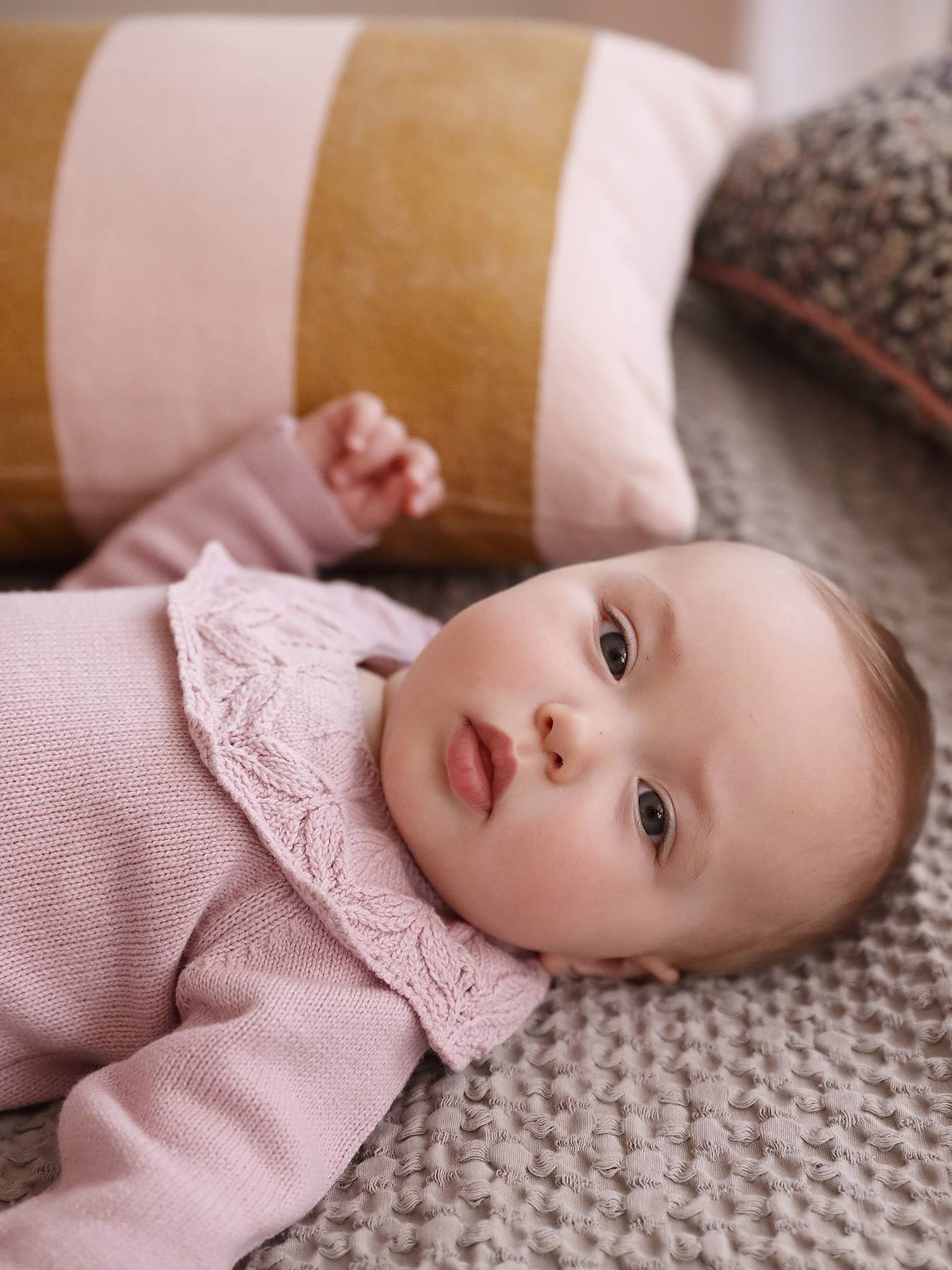 Ensemble naissance barboteuse en tricot et collants mauve