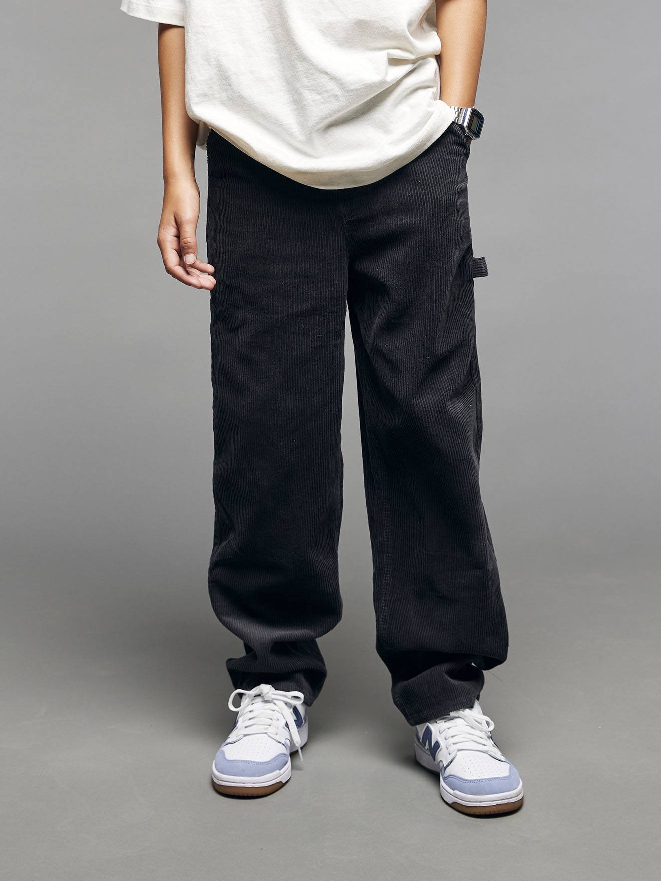 Pantalon battle garon en velours anthracite 26 €